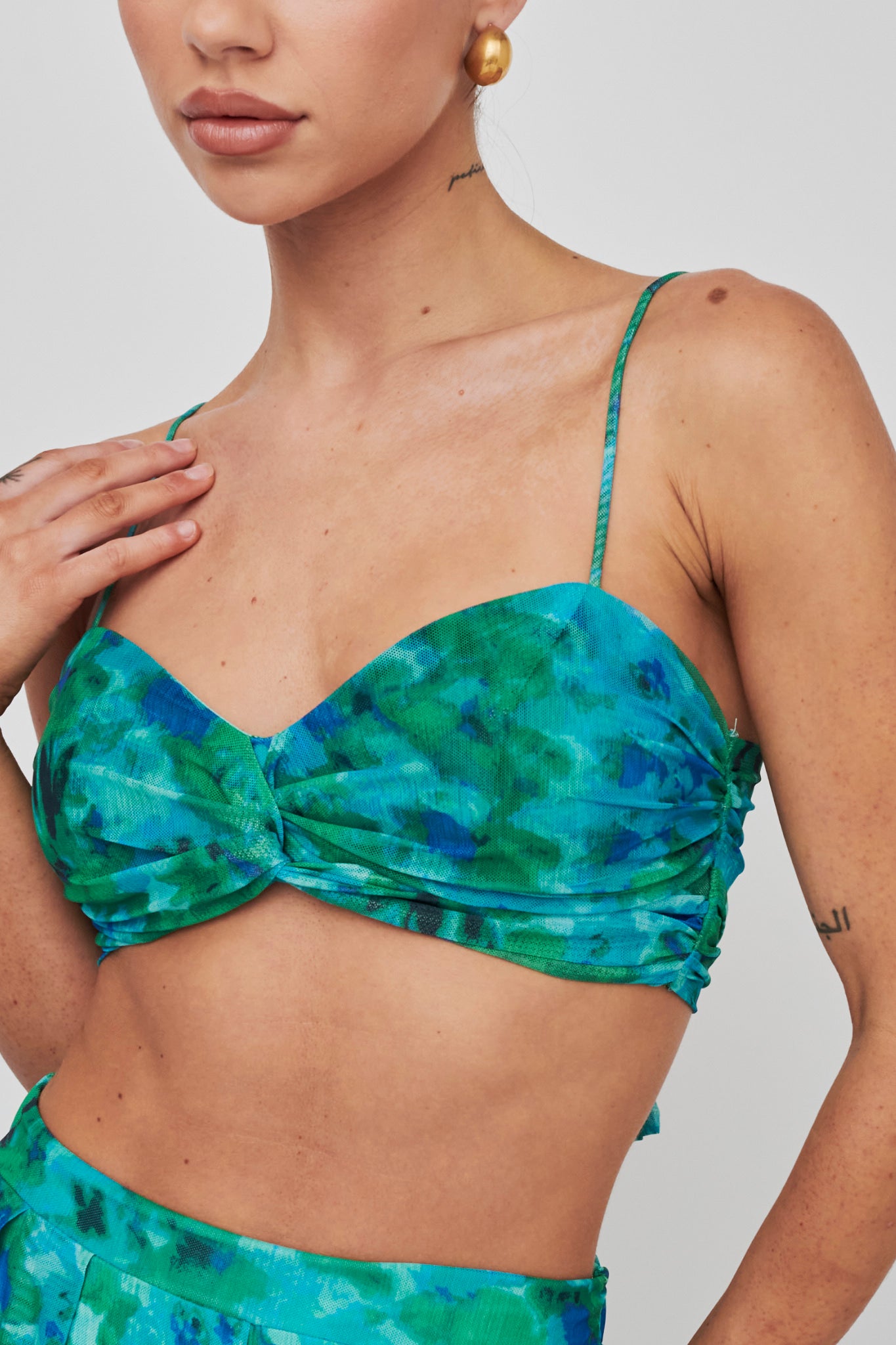 Tammi Tied Back Crop Top Floral Green-Maymioy