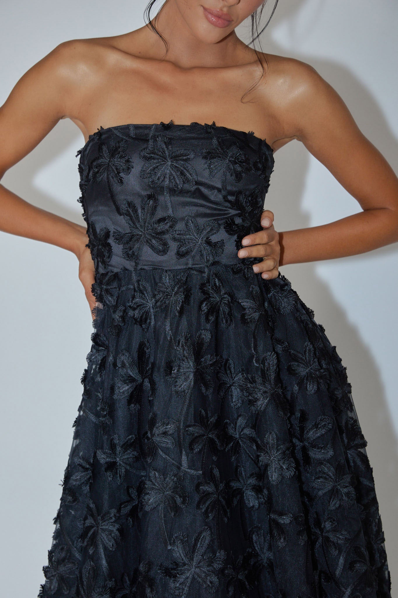 Dori Floral Embellished Midi Dress Black-Maymioy