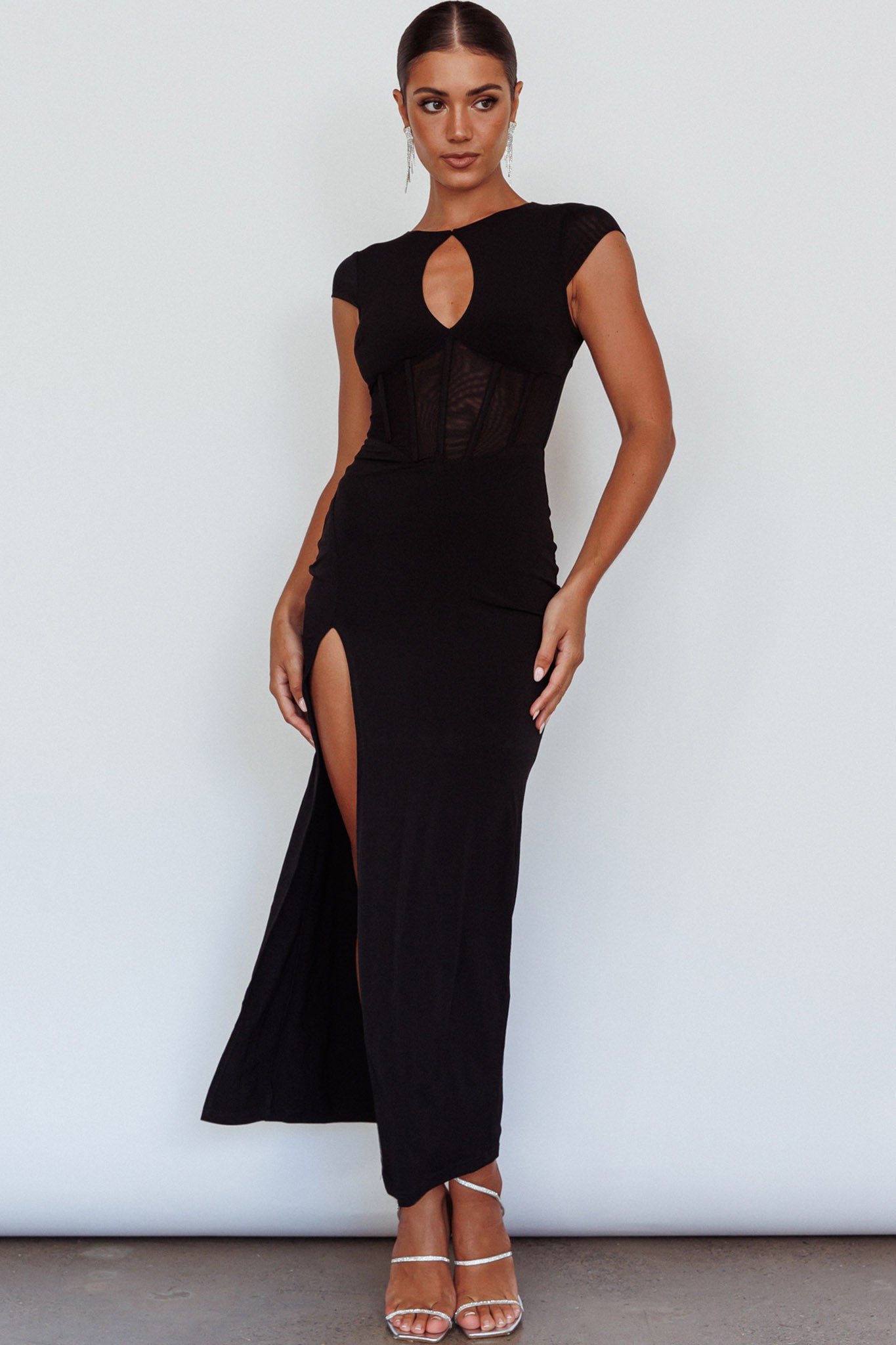 Capricorn Cap Sleeve Keyhole Maxi Dress Black-Maymioy