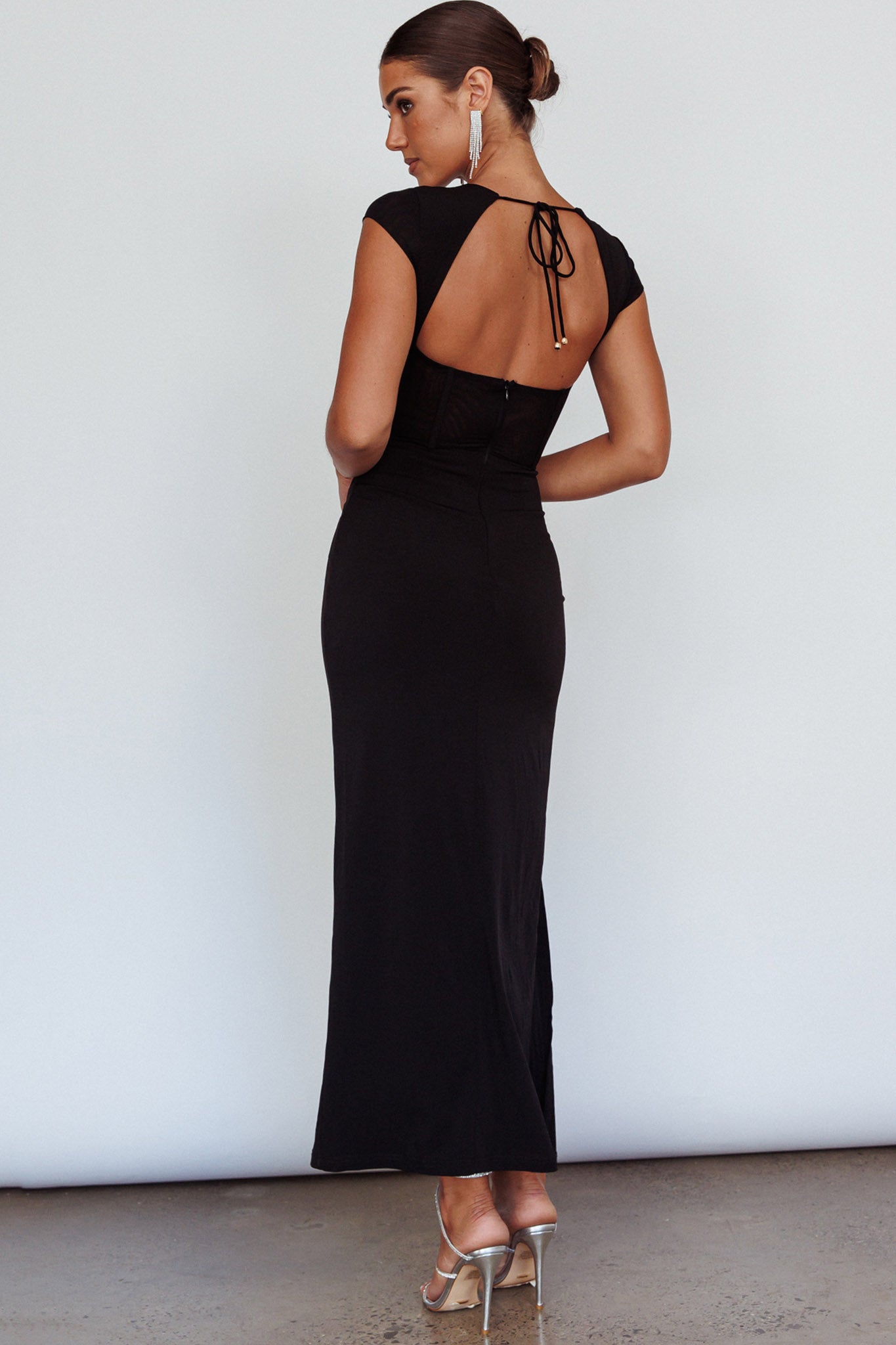 Capricorn Cap Sleeve Keyhole Maxi Dress Black-Maymioy