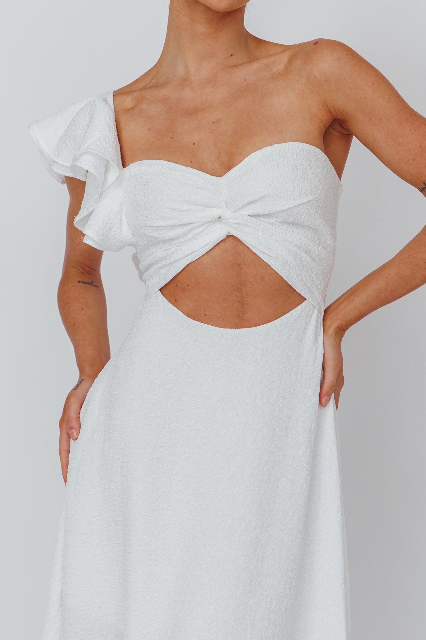 Jolina Ruffle Shoulder Midi Dress White-Maymioy