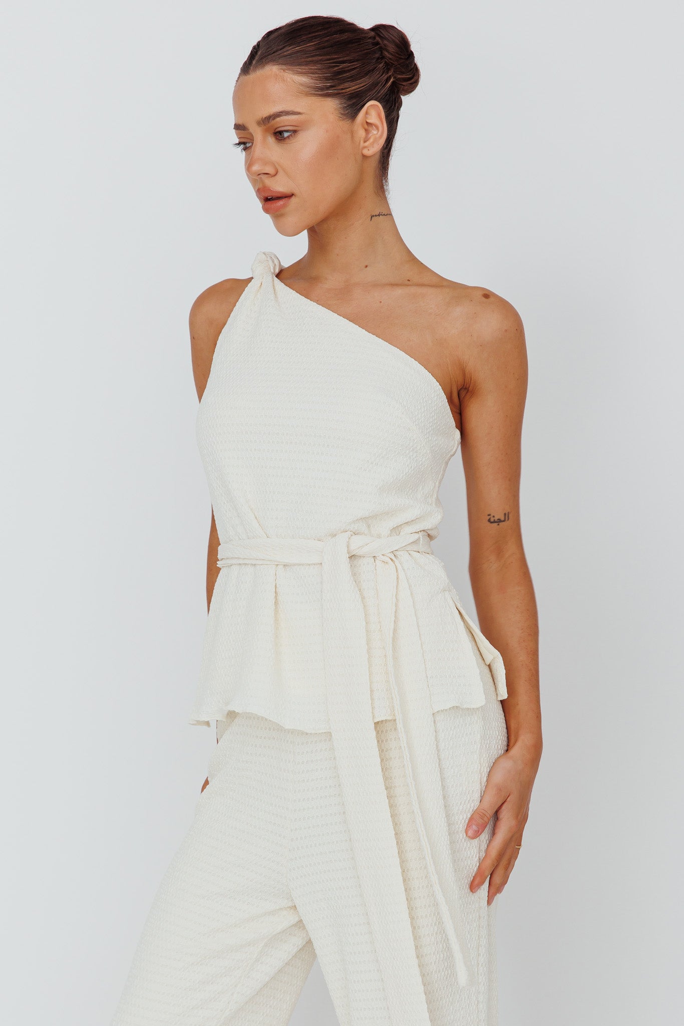Austin City One-Shoulder Waist Tie Top Cream-Maymioy