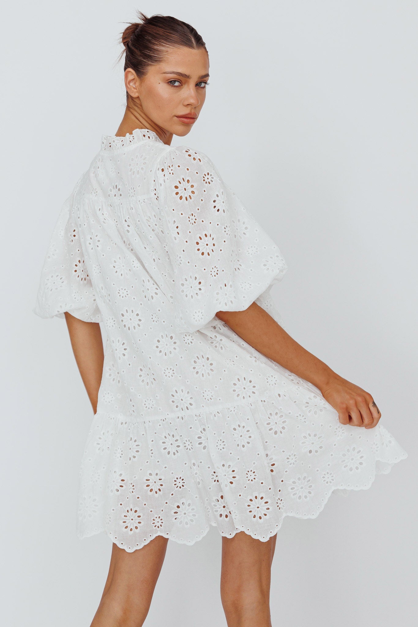 She's A Gem Eyelet Shift Dress White-Maymioy