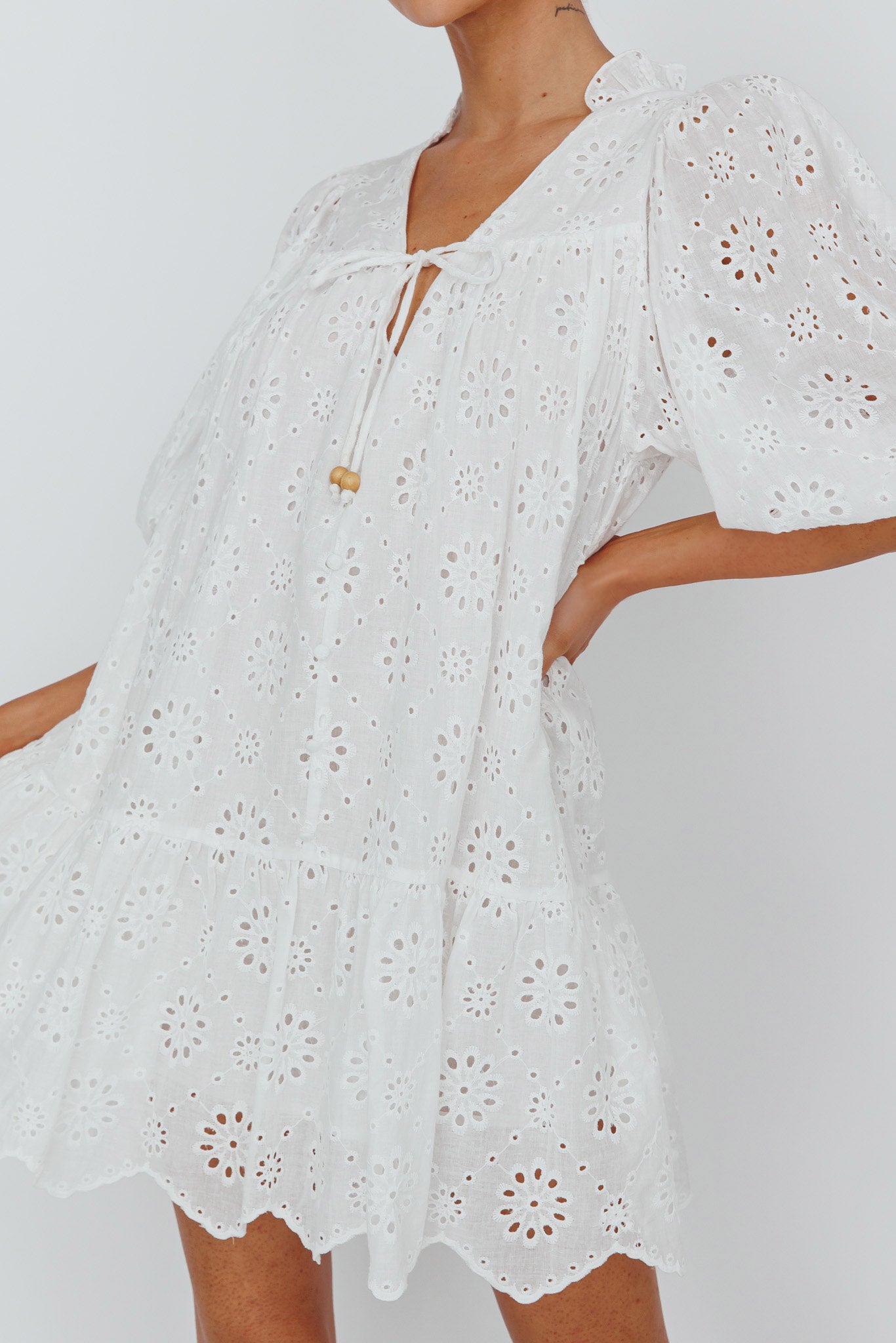 She's A Gem Eyelet Shift Dress White-Maymioy