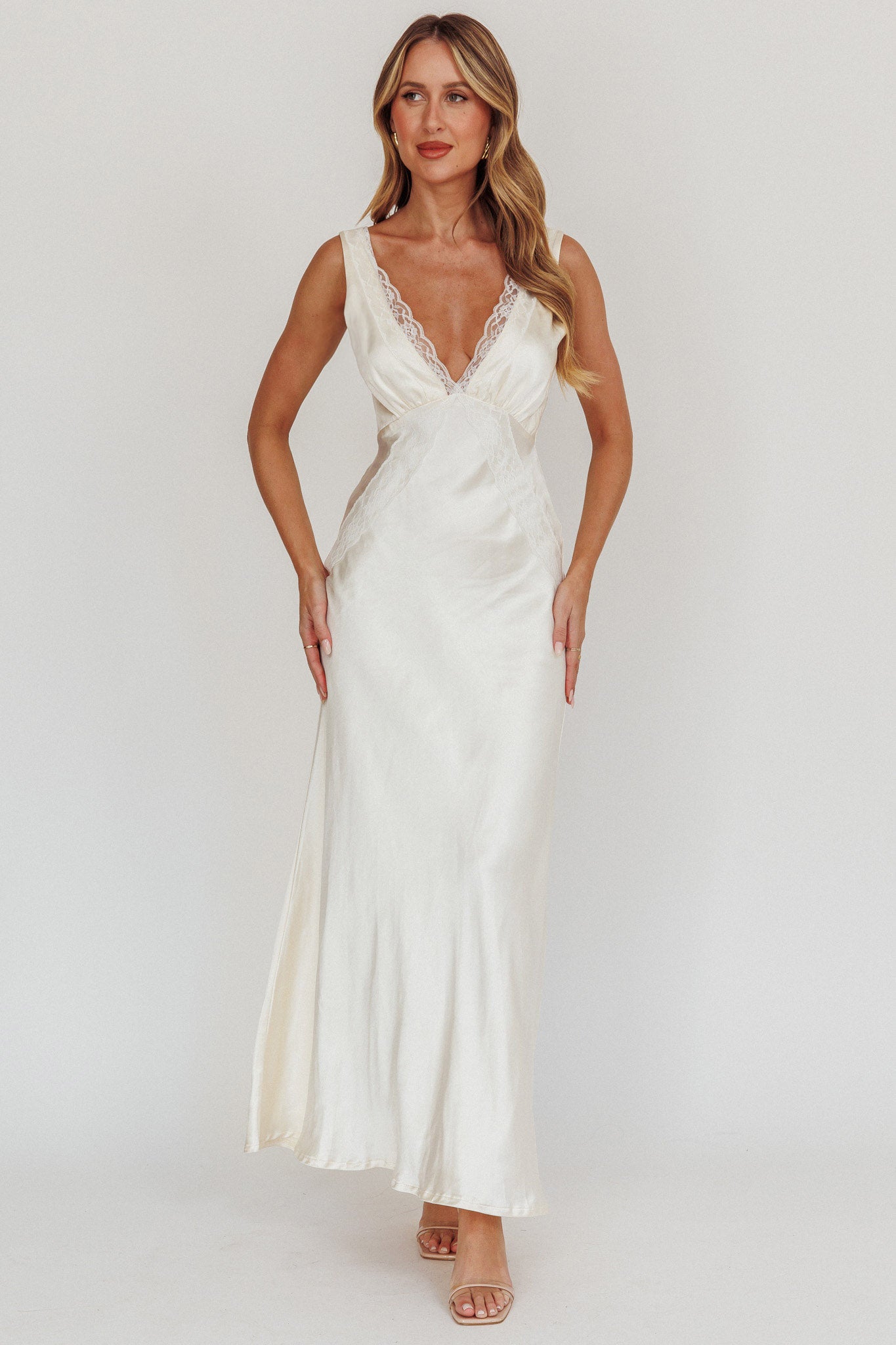 Ivonne Lace Trim V-Neck Maxi Dress Oyster-Maymioy