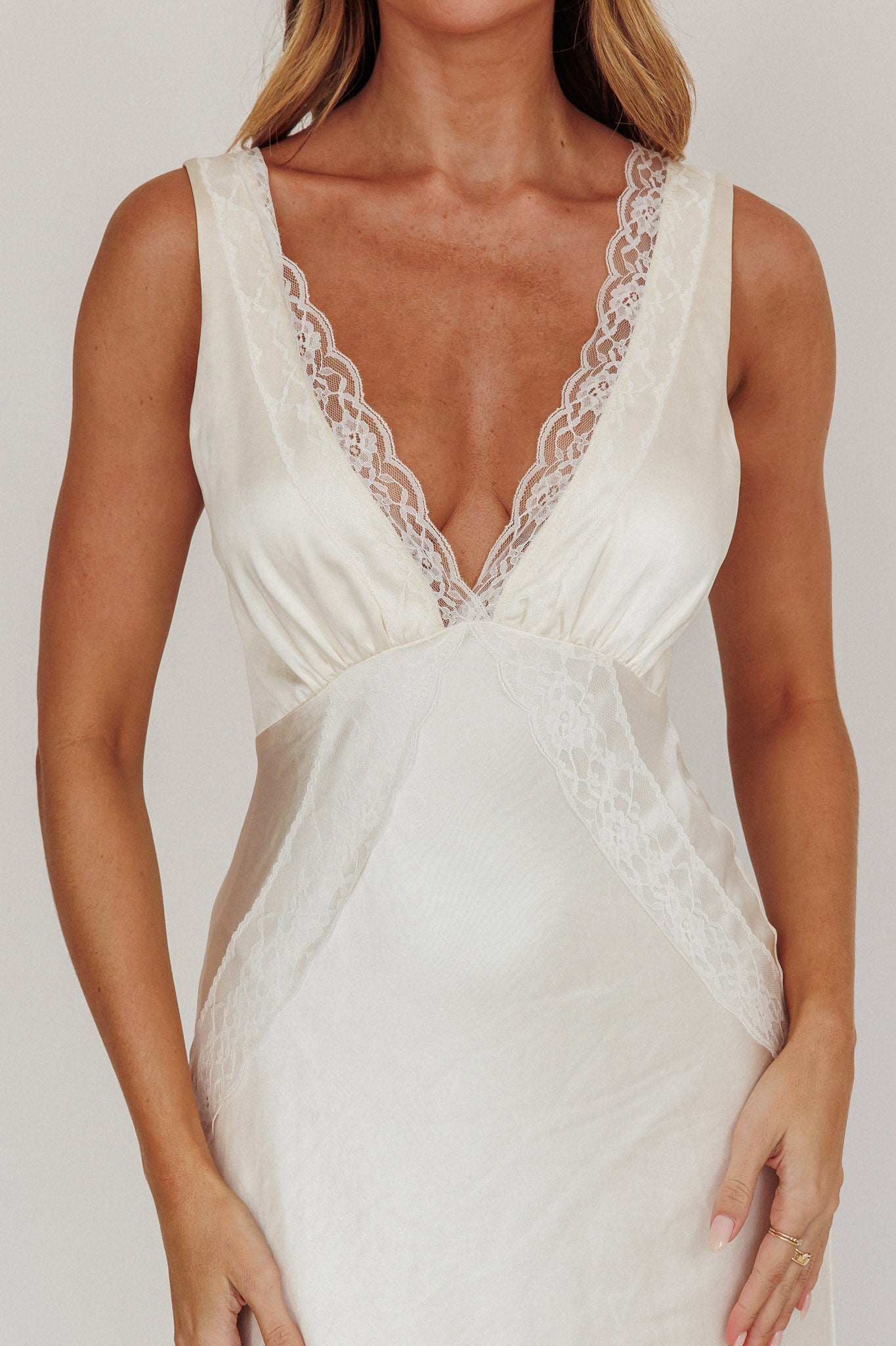Ivonne Lace Trim V-Neck Maxi Dress Oyster-Maymioy