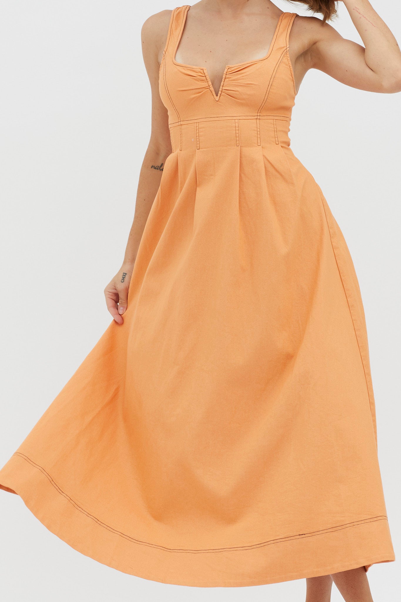 Isadore V-Bust Midi Dress Mango-Maymioy