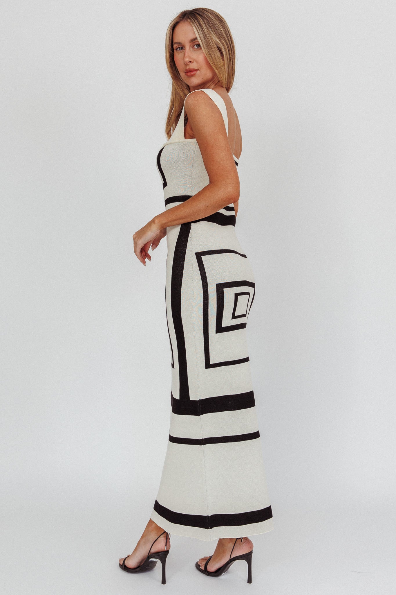 Stargazing Square Print Knit Maxi Dress Beige-Maymioy
