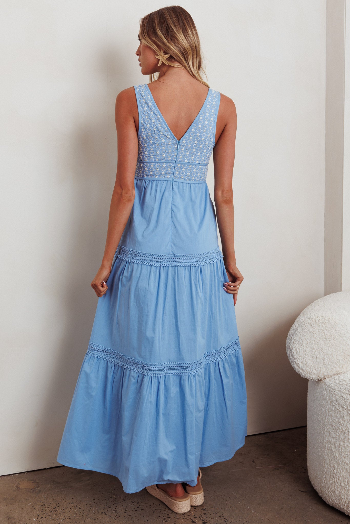 Joycelin V-Neck Eyelet Maxi Dress Blue-Maymioy