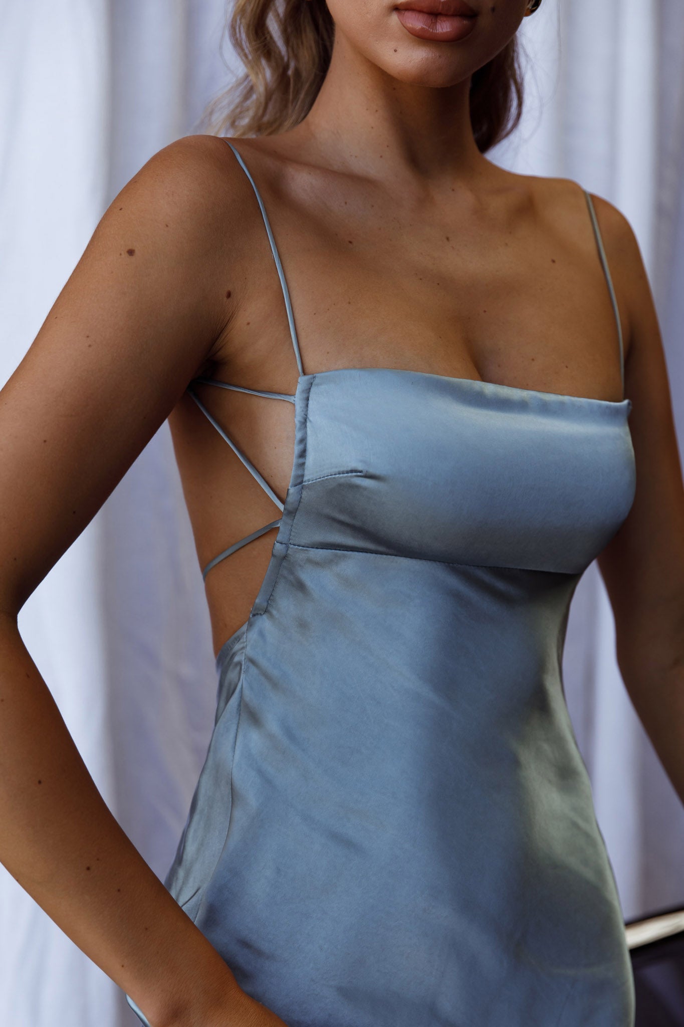 Dolce Life Low Back Midi Dress Blue-Maymioy