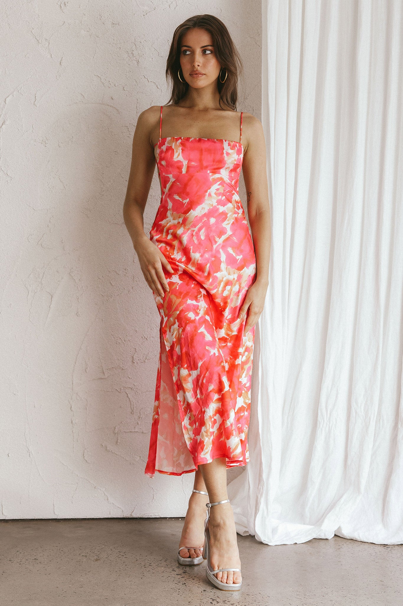 Dolce Life Low Back Midi Dress Floral Pink-Maymioy