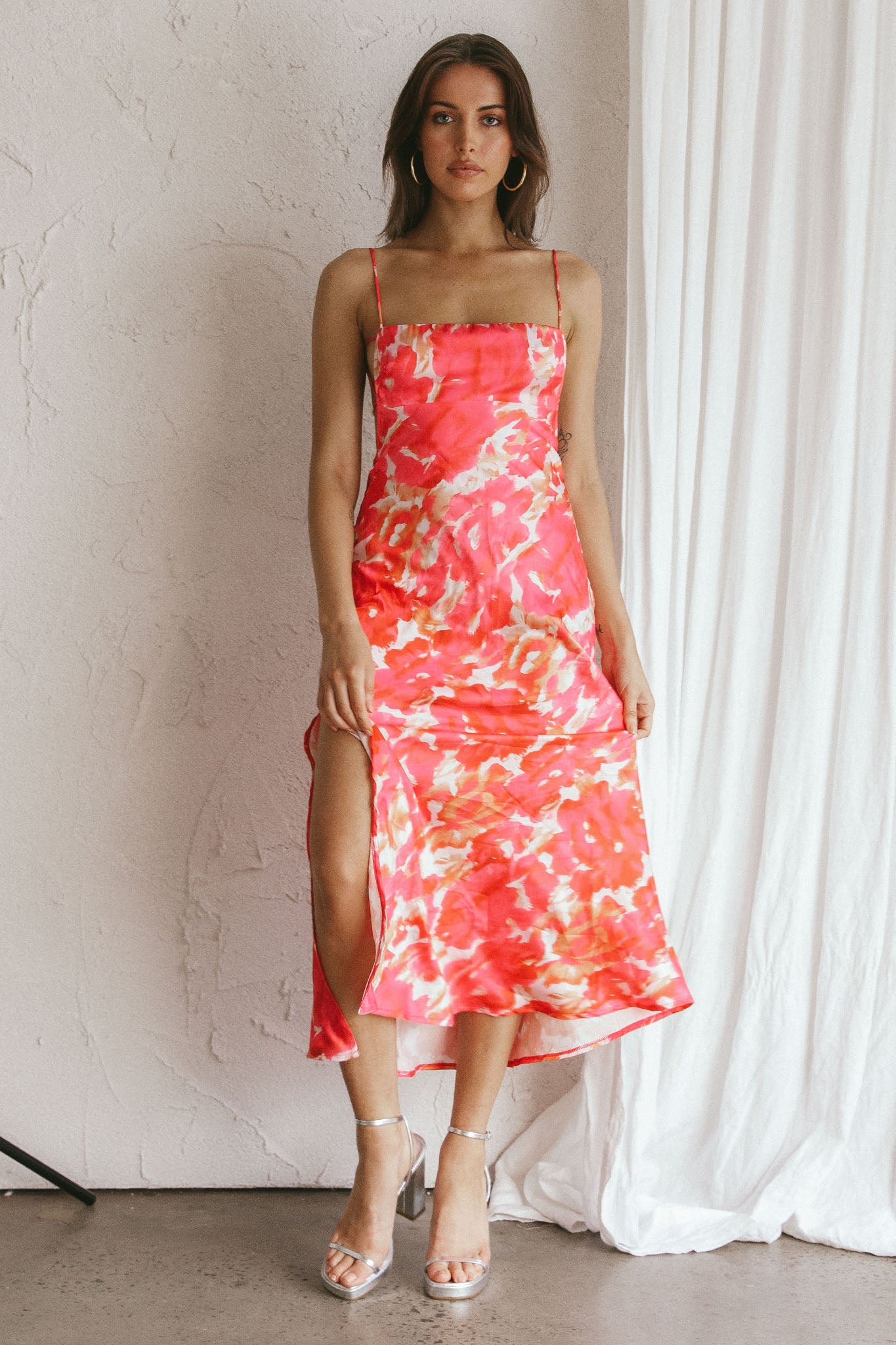 Dolce Life Low Back Midi Dress Floral Pink-Maymioy