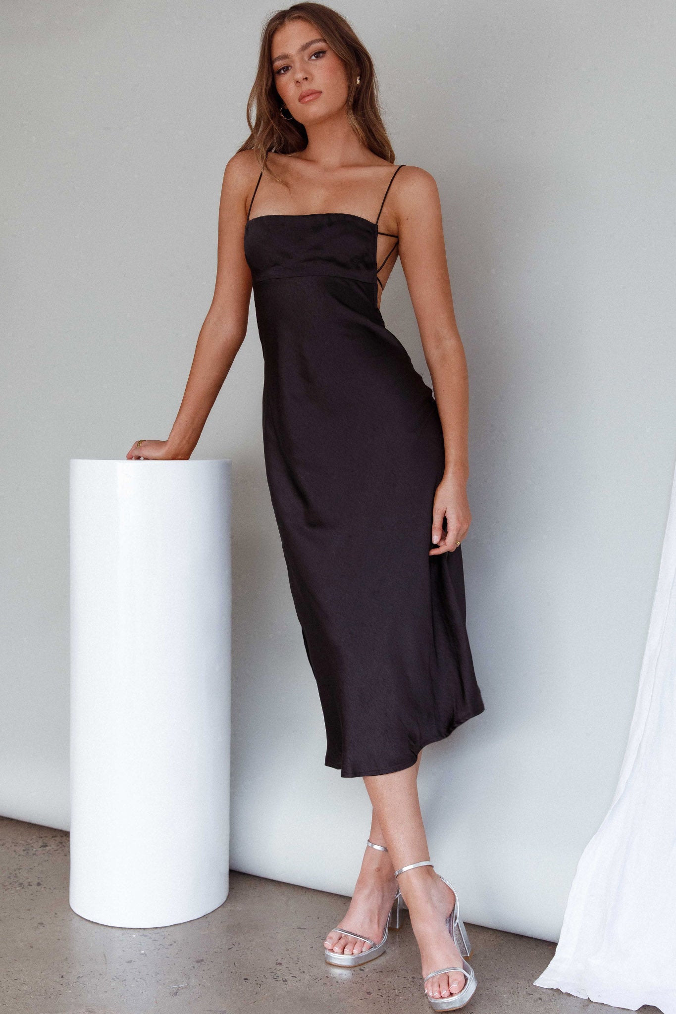 Dolce Life Low Back Midi Dress Black-Maymioy
