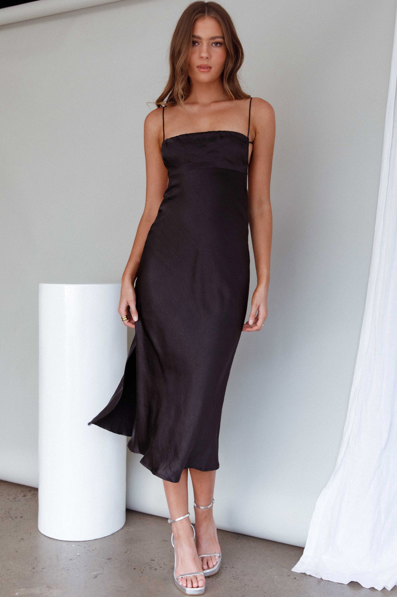 Dolce Life Low Back Midi Dress Black-Maymioy