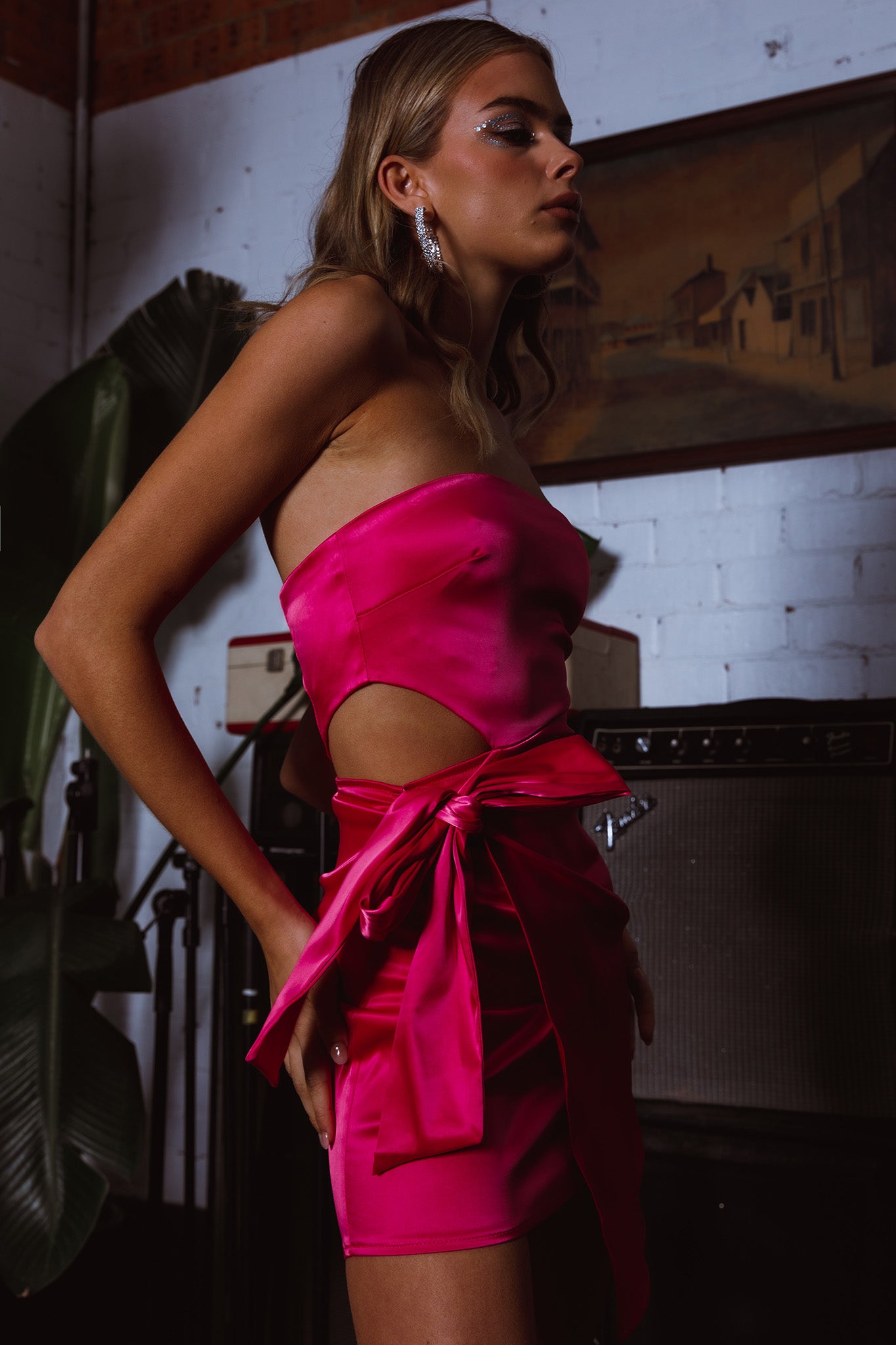 Eyes For You Waist Tie Mini Dress Fuchsia-Maymioy
