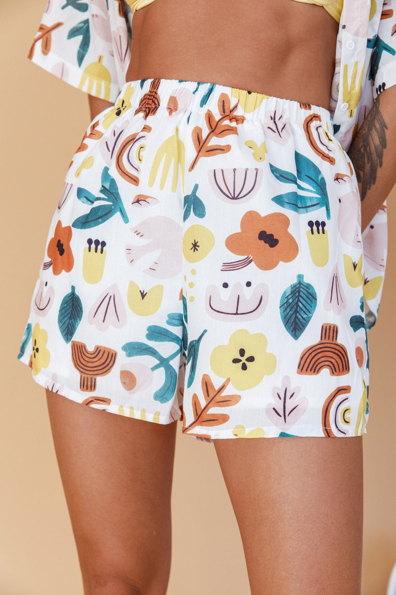 Just A Hunch Shorts Printed White-Maymioy