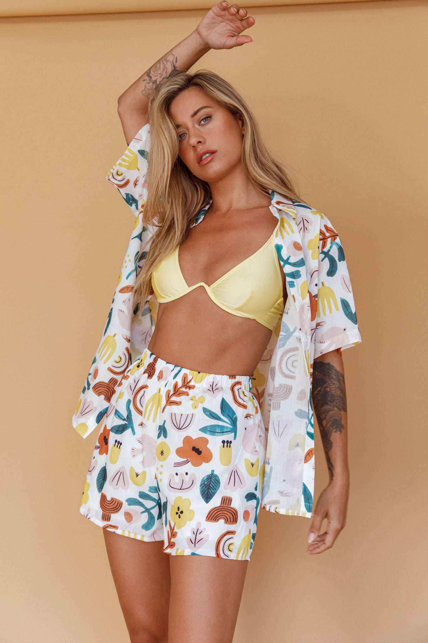 Just A Hunch Shorts Printed White-Maymioy