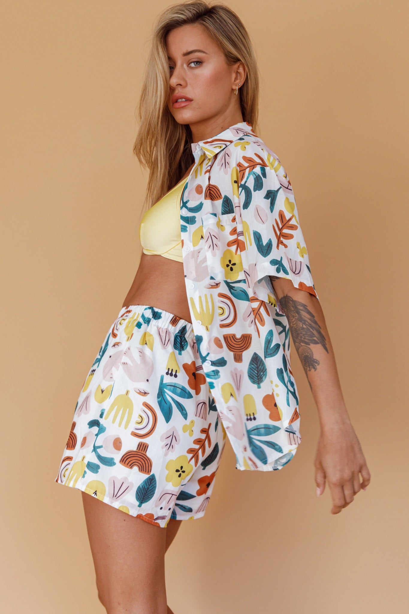 Just A Hunch Shorts Printed White-Maymioy