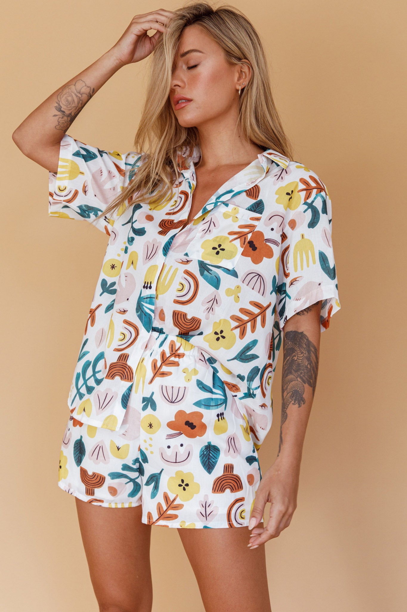 Just A Hunch Shorts Printed White-Maymioy