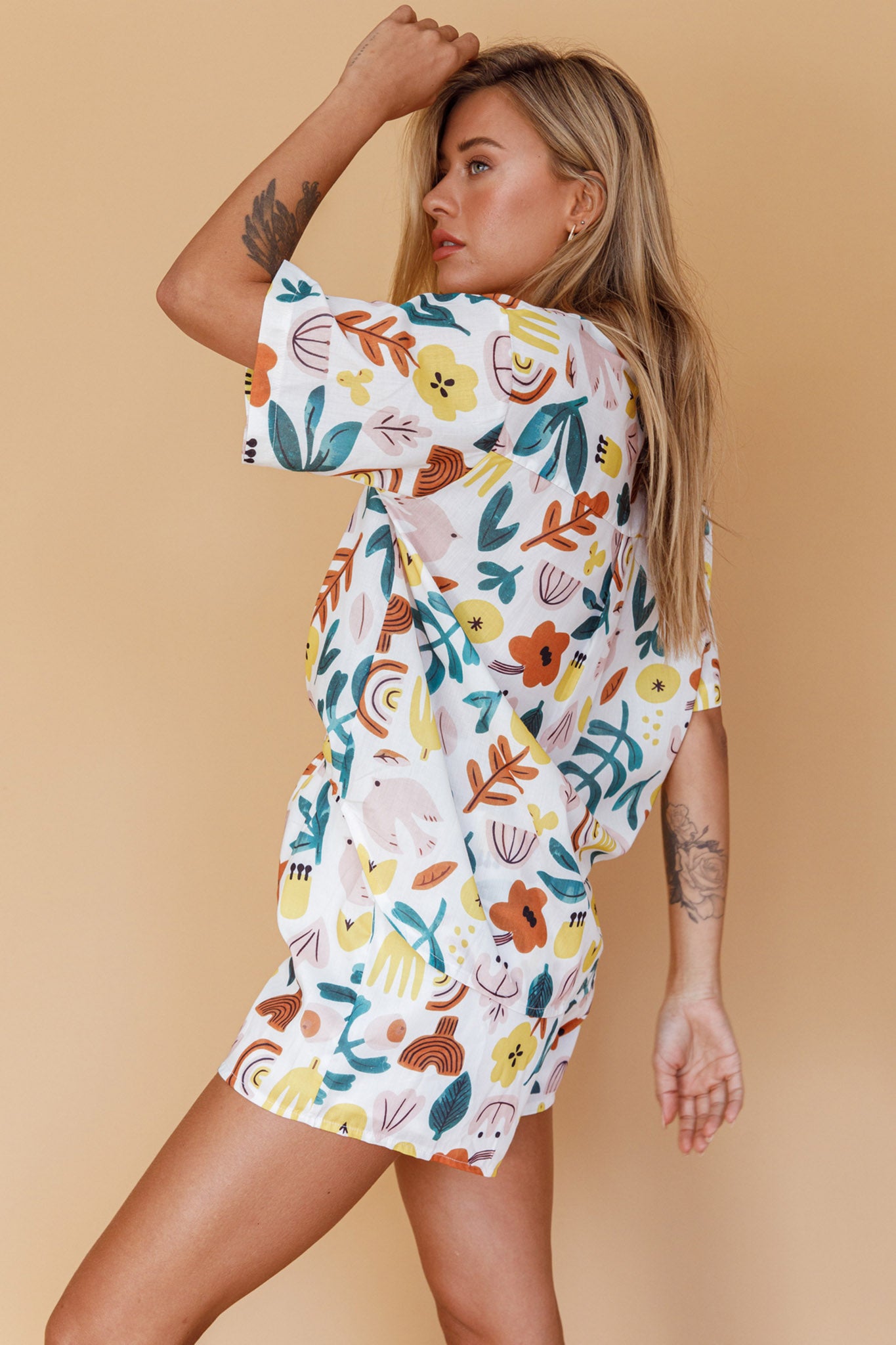 Just A Hunch Button Shirt Printed White-Maymioy
