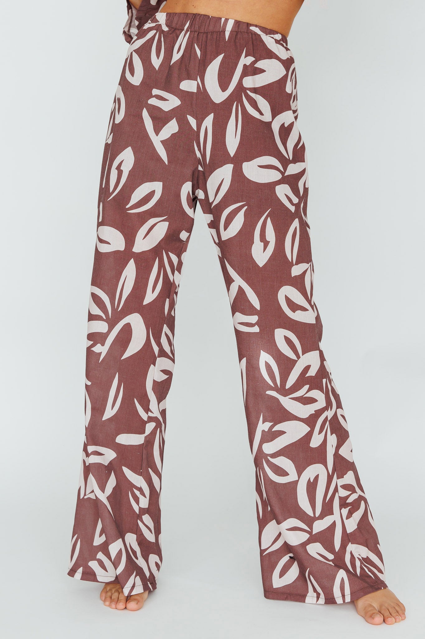 Just A Hunch Pants Leaf Print Chocolate-Maymioy
