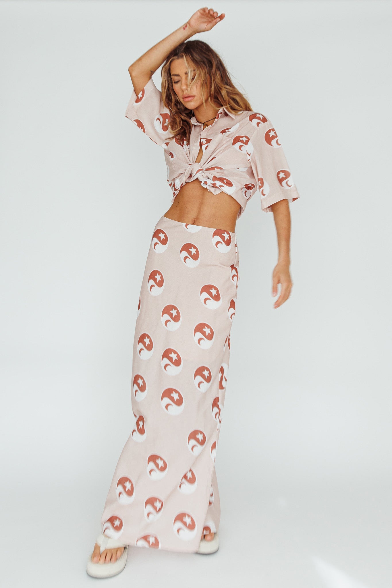 Just A Hunch Maxi Skirt Yin Yang Rose-Maymioy