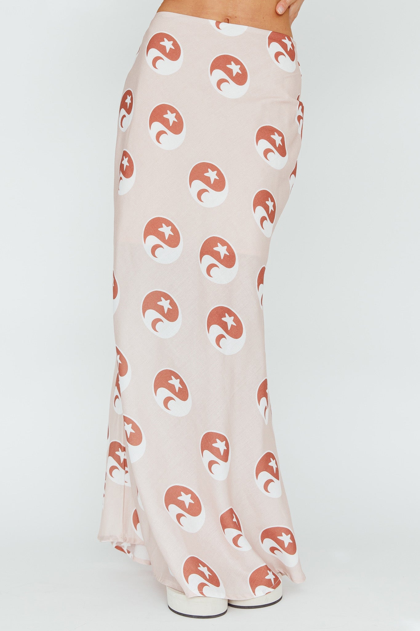 Just A Hunch Maxi Skirt Yin Yang Rose-Maymioy