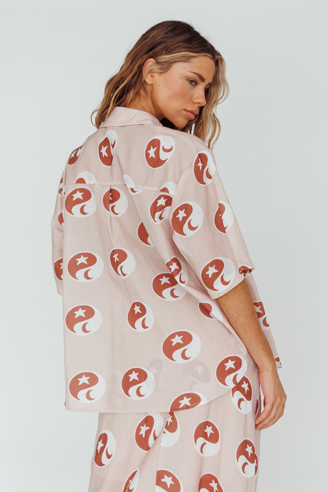 Just A Hunch Button Shirt Yin Yang Rose-Maymioy