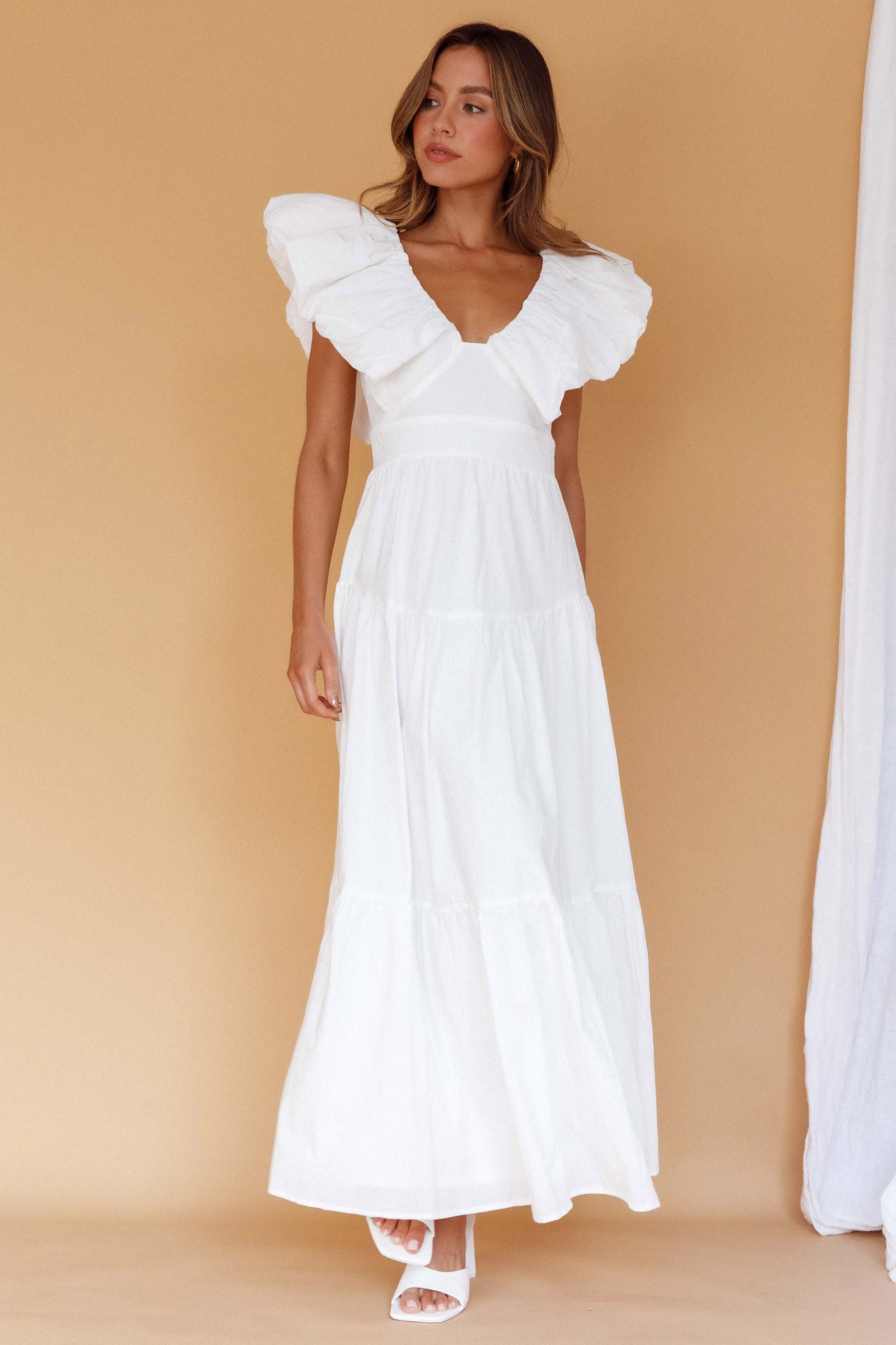 Kahlo Puffed Ruffle Neckline Maxi Dress White-Maymioy