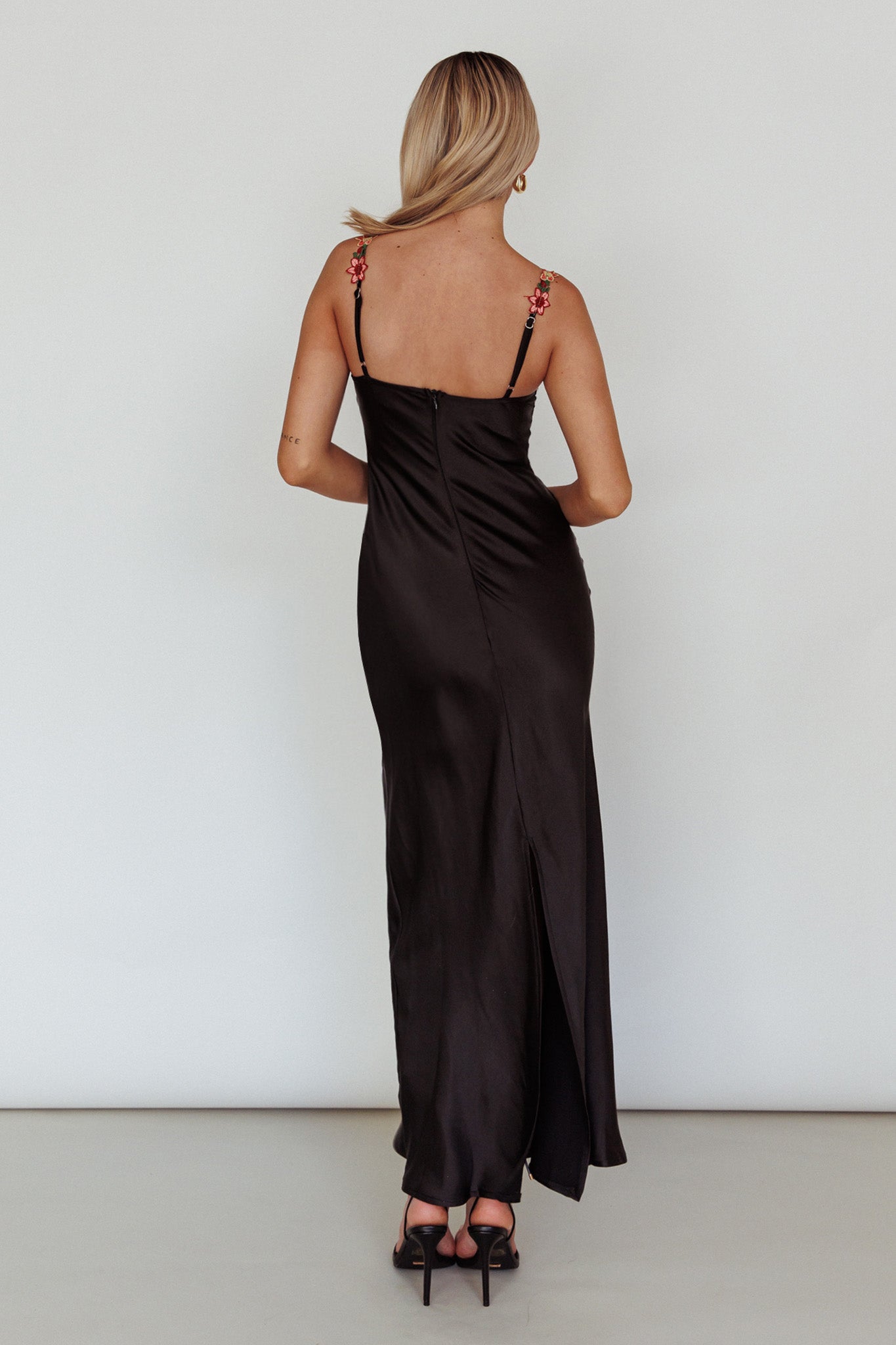 Rose Garden Floral Applique Midi Dress Black-Maymioy