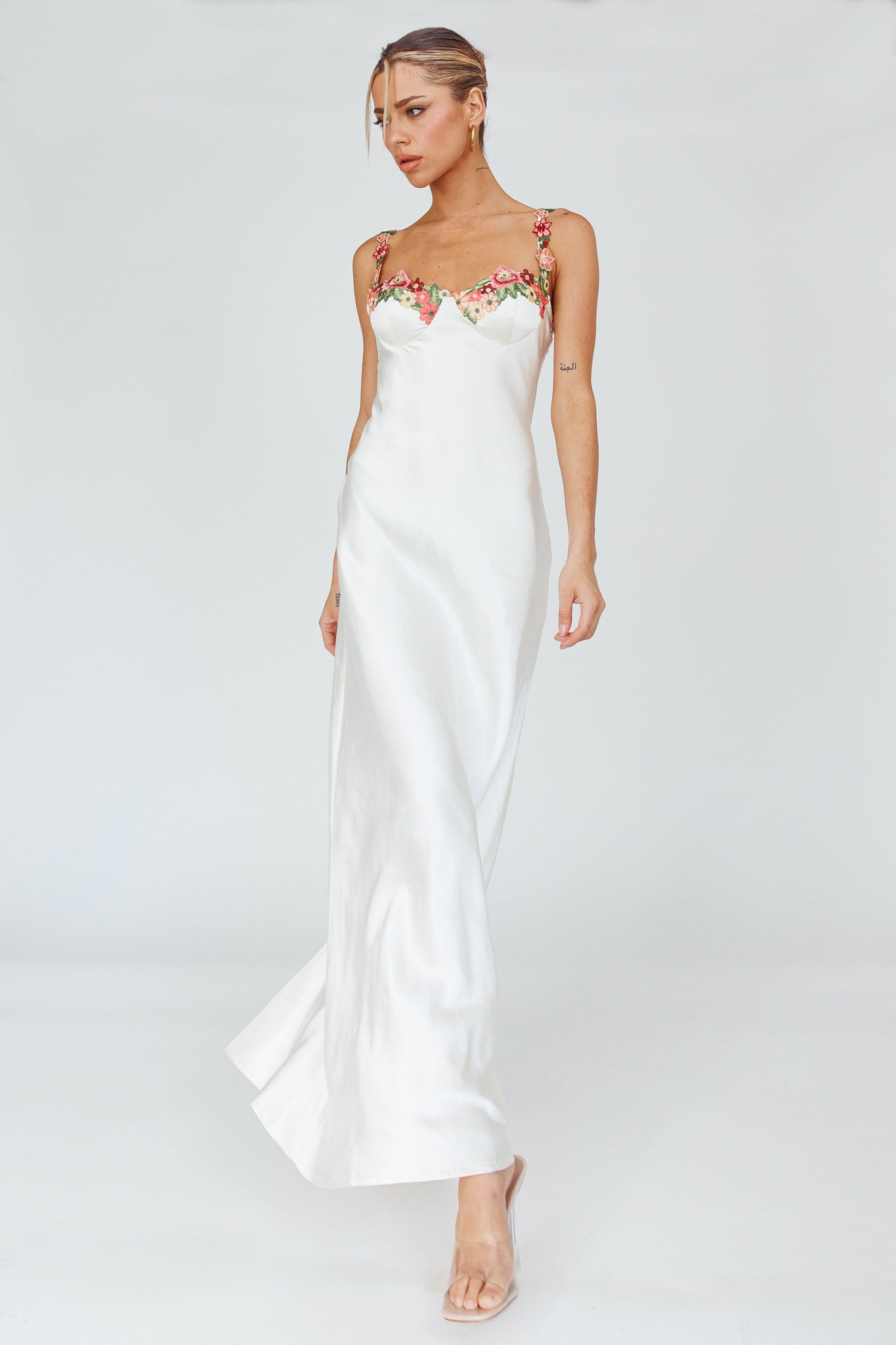 Rose Garden Floral Applique Midi Dress Oyster-Maymioy