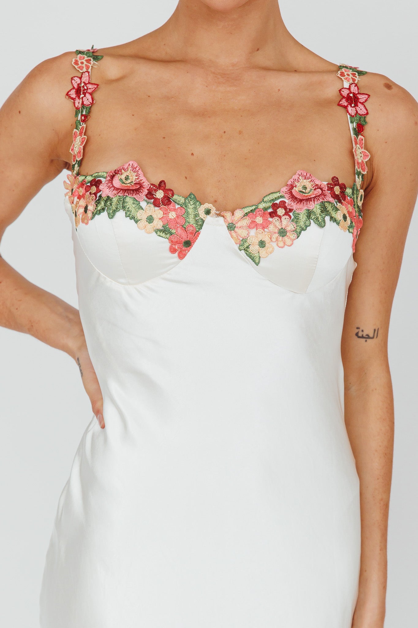 Rose Garden Floral Applique Midi Dress Oyster-Maymioy