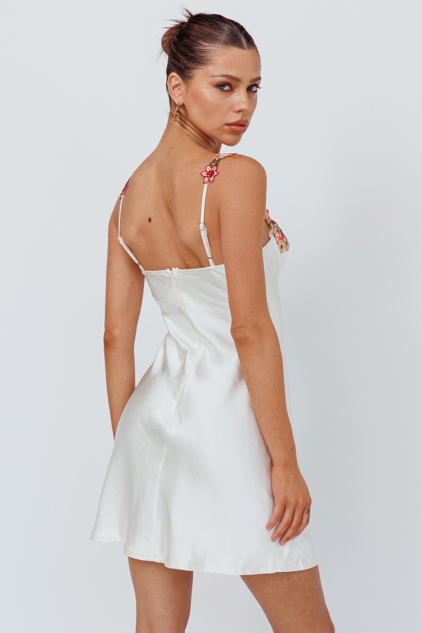 Rose Garden Floral Applique Mini Dress Oyster-Maymioy