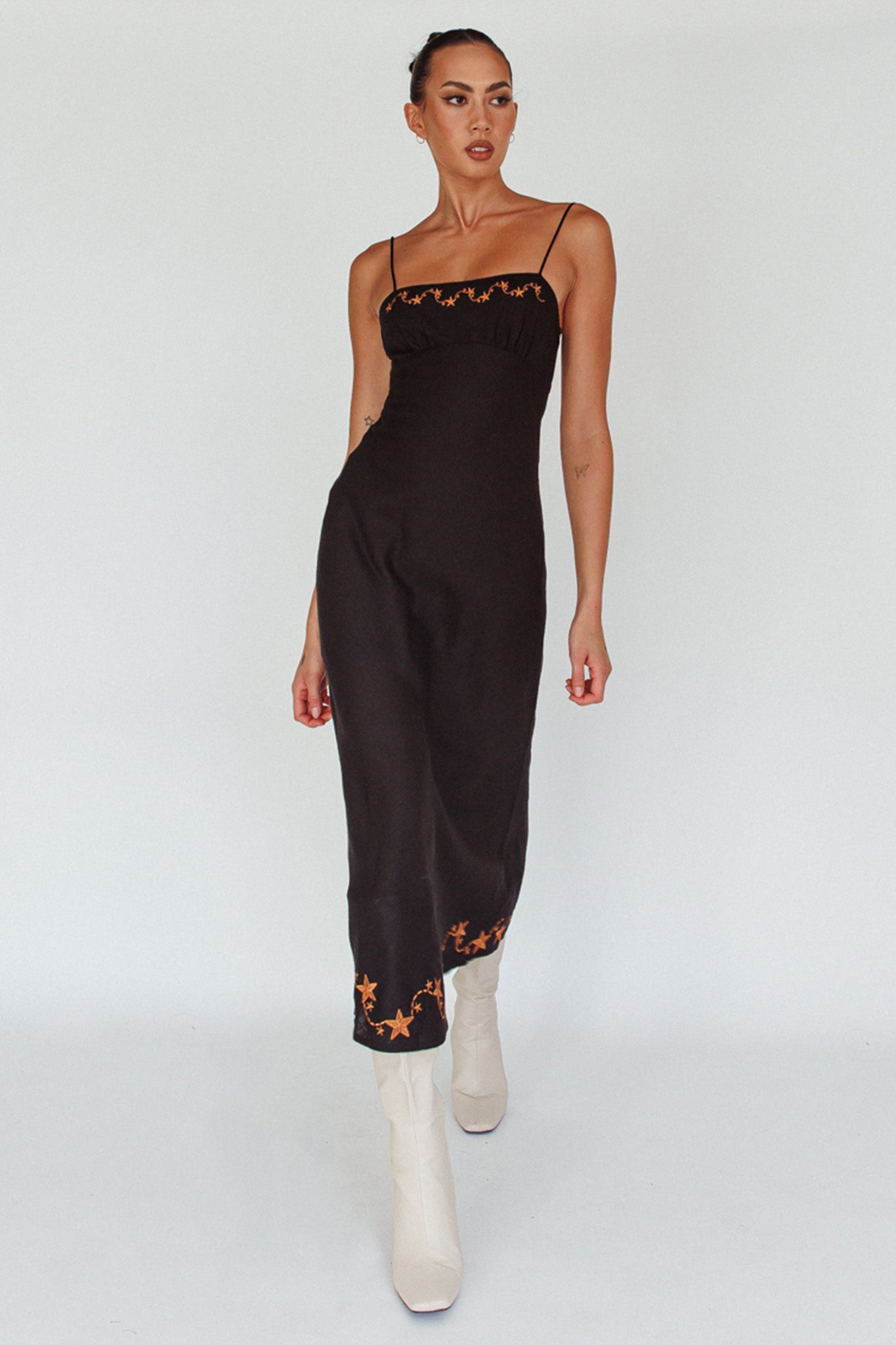 Star Garden Embroidered Midi Dress Black-Maymioy