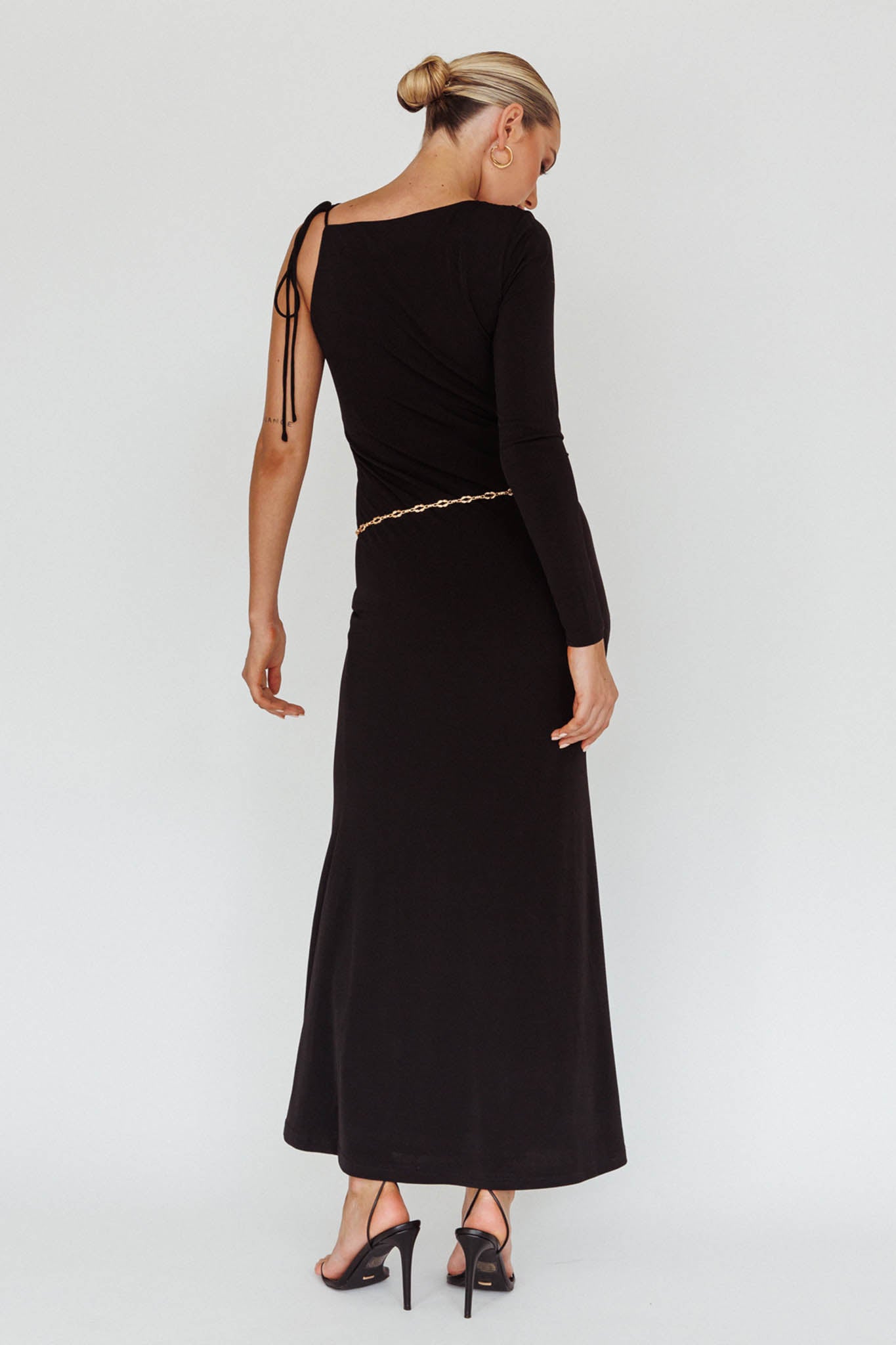Star Walker One Sleeve Maxi Dress Black-Maymioy