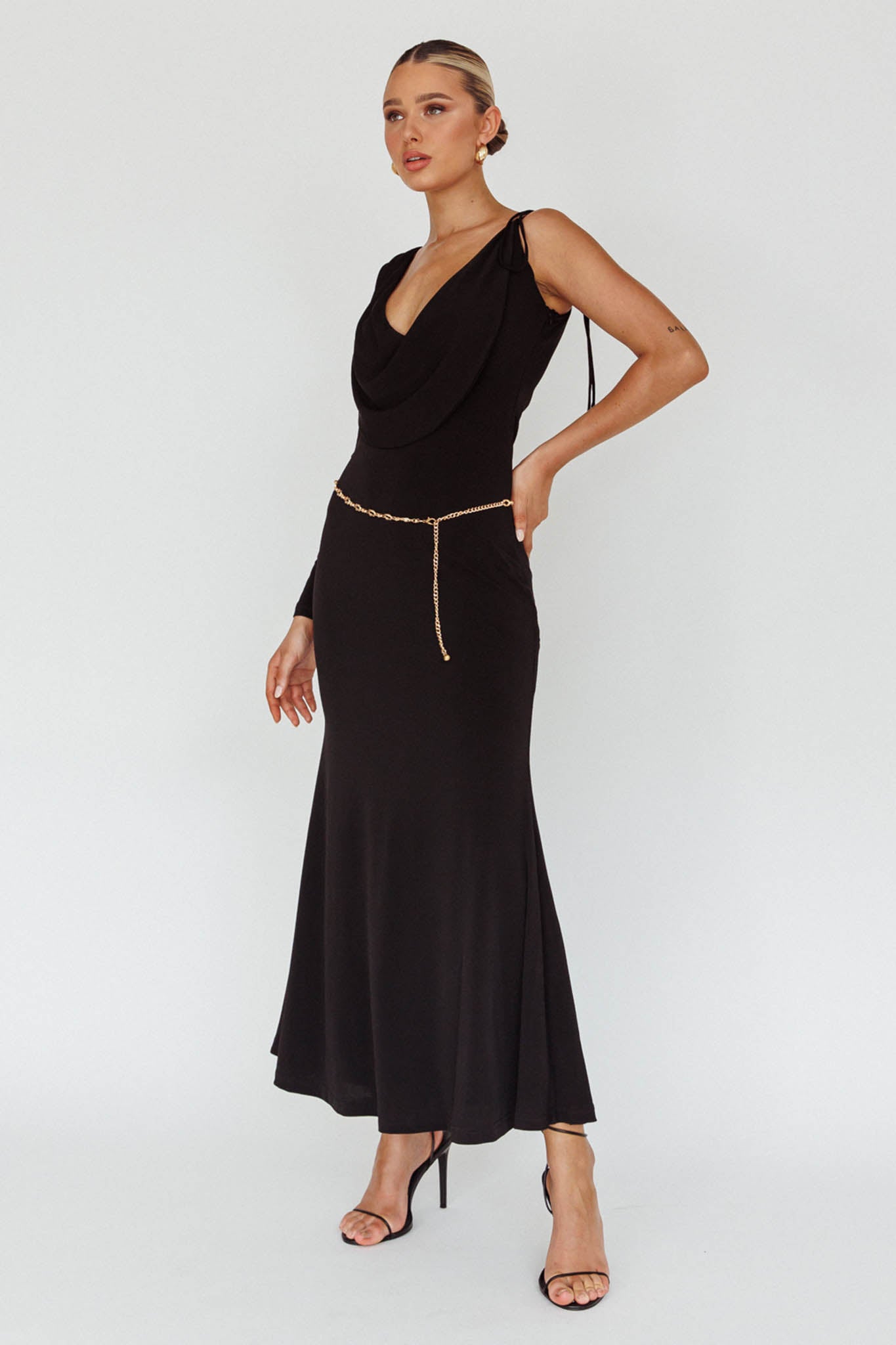 Star Walker One Sleeve Maxi Dress Black-Maymioy