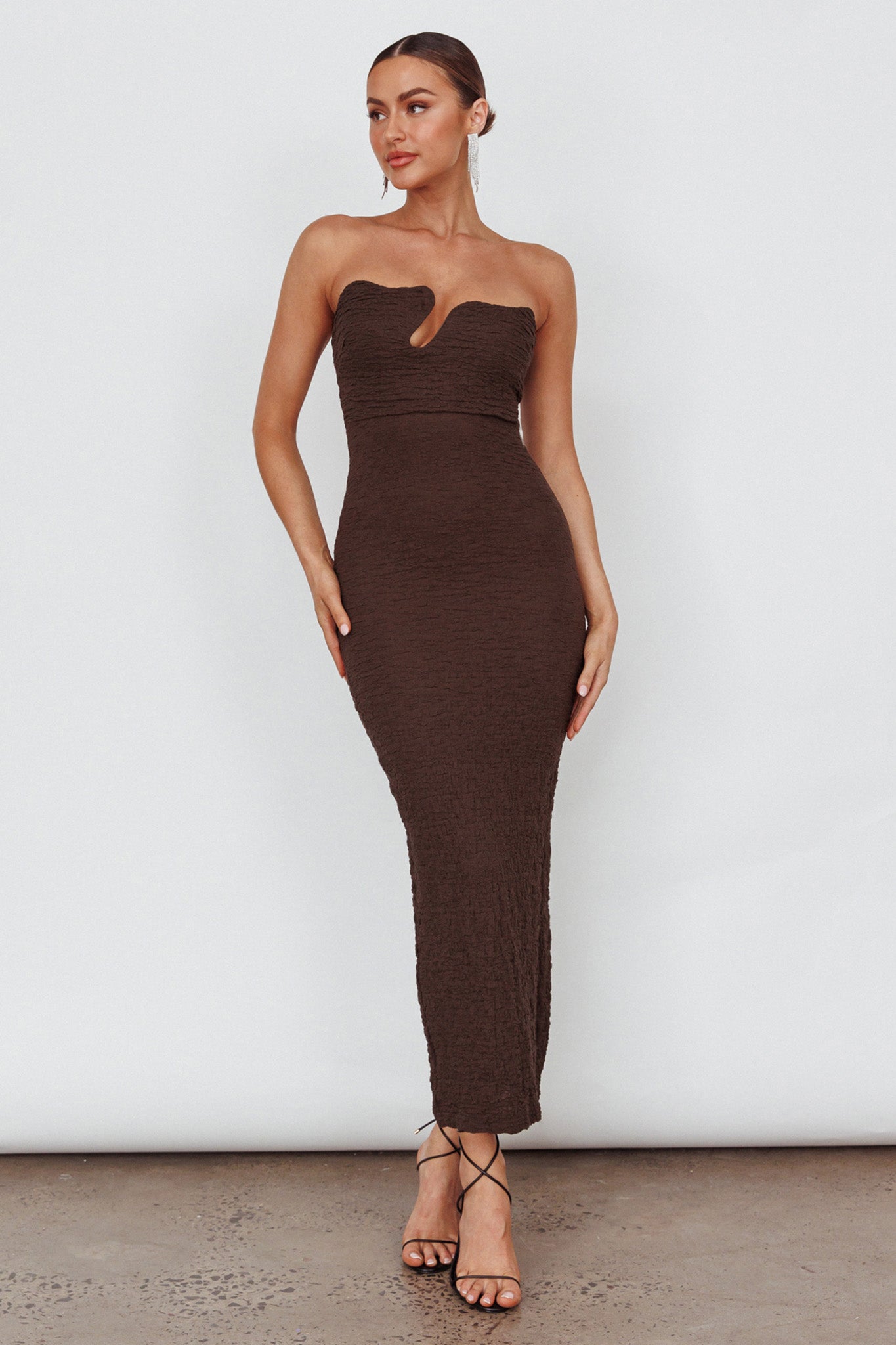 Horizon Strapless Textured Midi Dress Chocolate-Maymioy