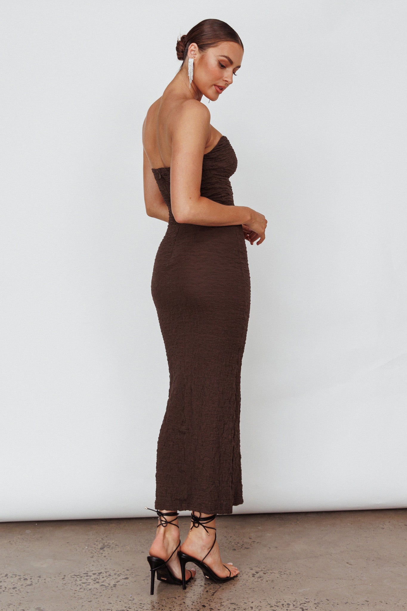 Horizon Strapless Textured Midi Dress Chocolate-Maymioy