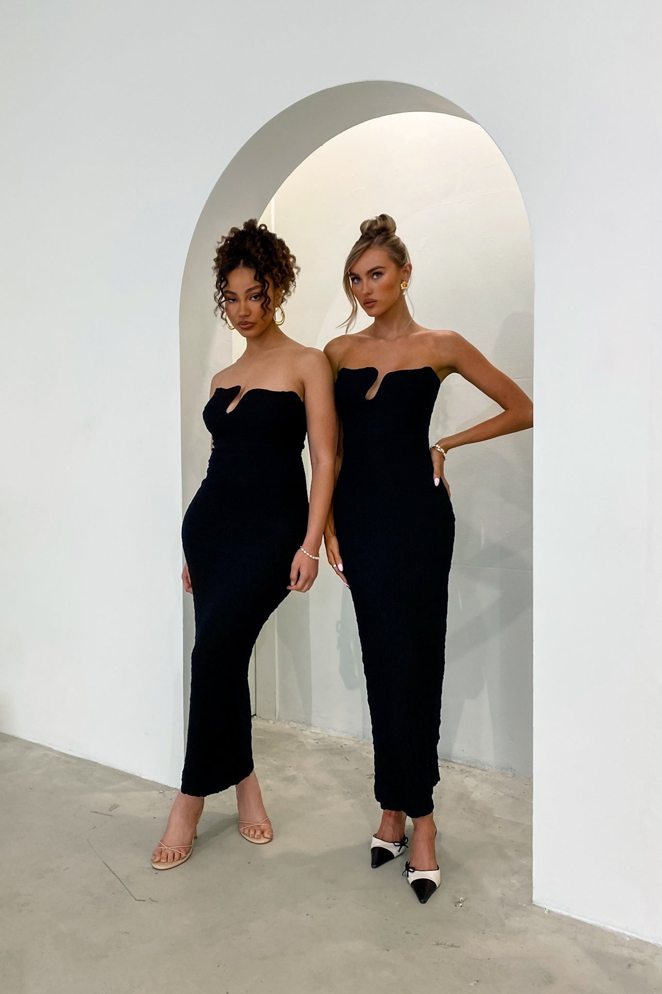 Horizon Strapless Textured Midi Dress Black-Maymioy