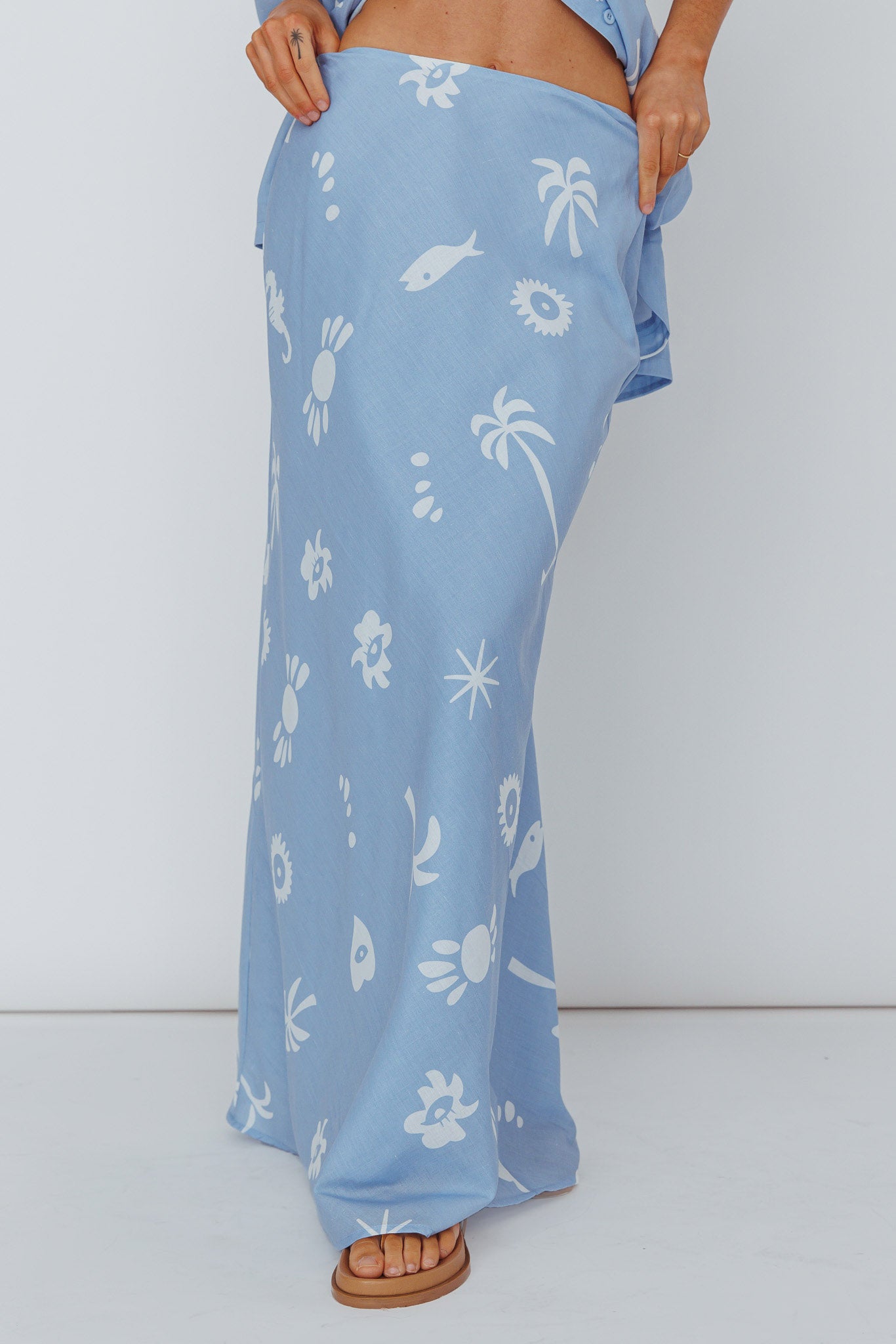 Light Aura Maxi Skirt Print Blue White-Maymioy