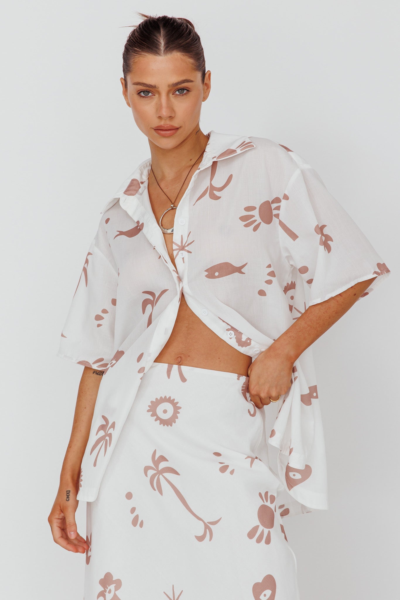 Light Aura Button Up Shirt Print White Tan-Maymioy