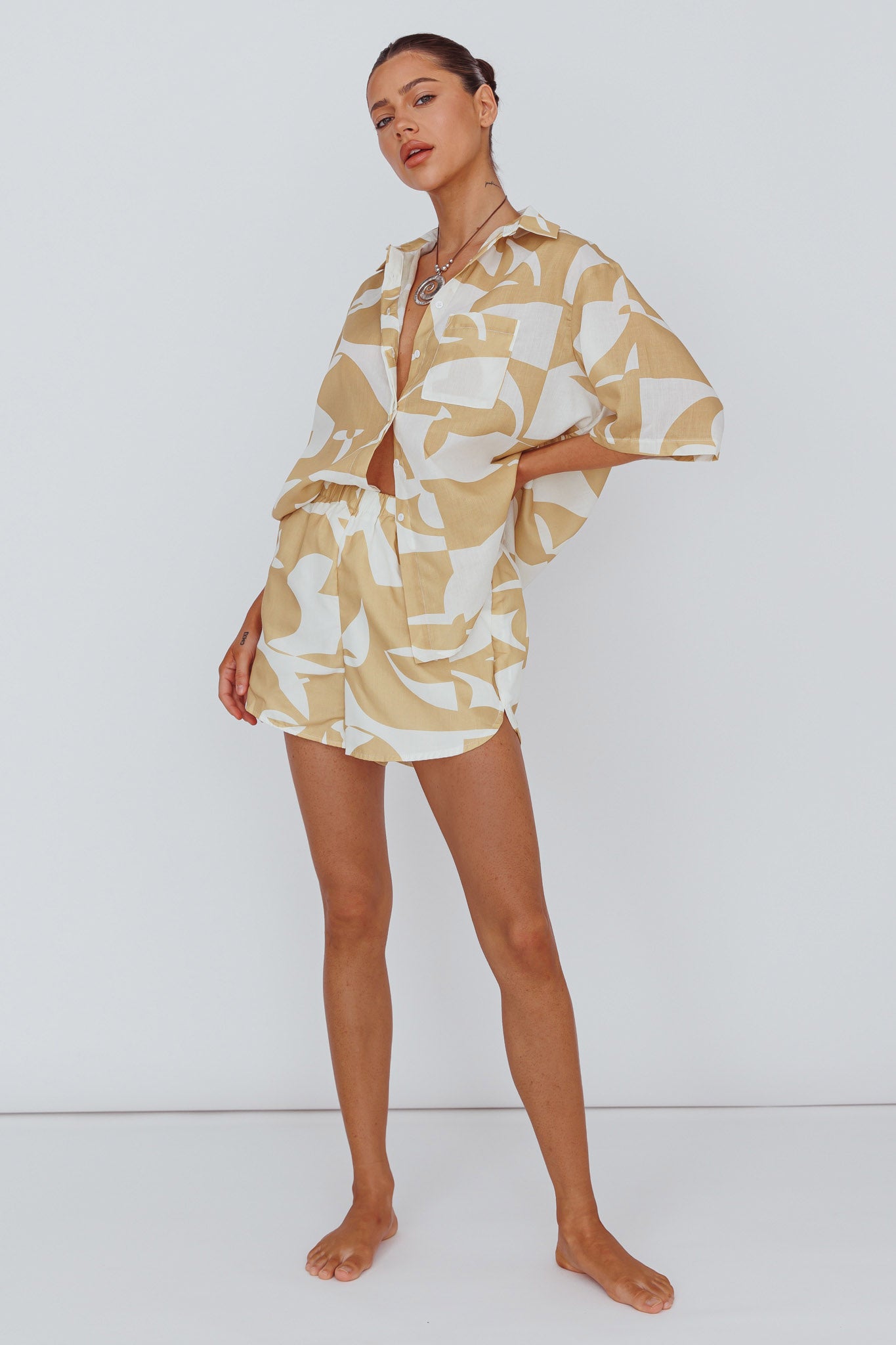 On Vacay Elastic Waist Shorts Print Yellow-Maymioy