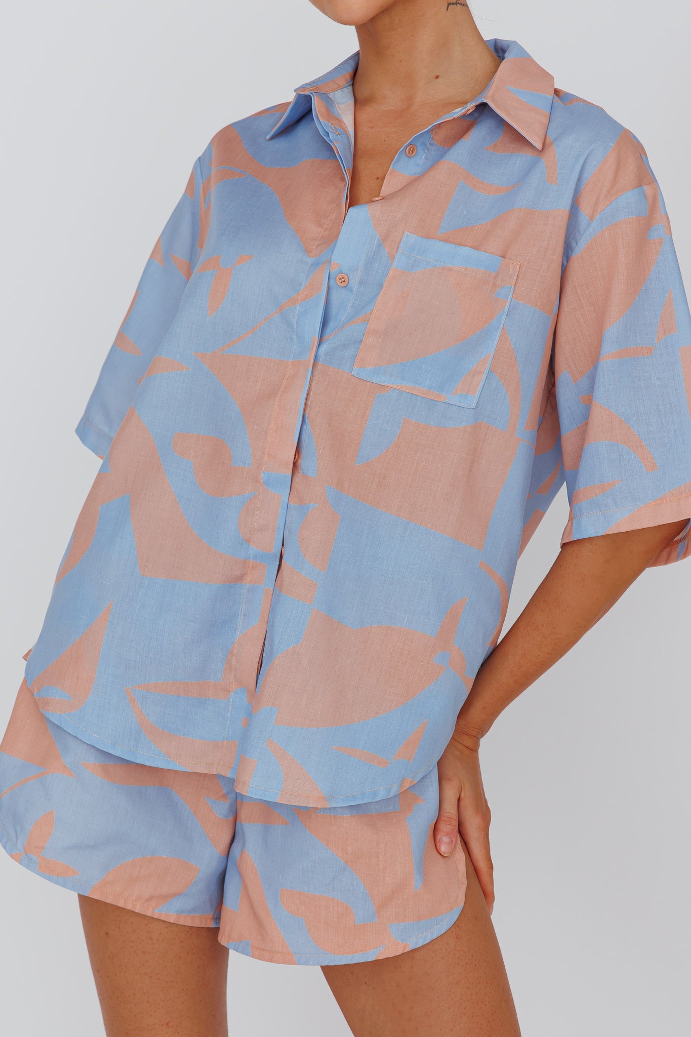 On Vacay Button-Up Shirt Print Blue-Maymioy