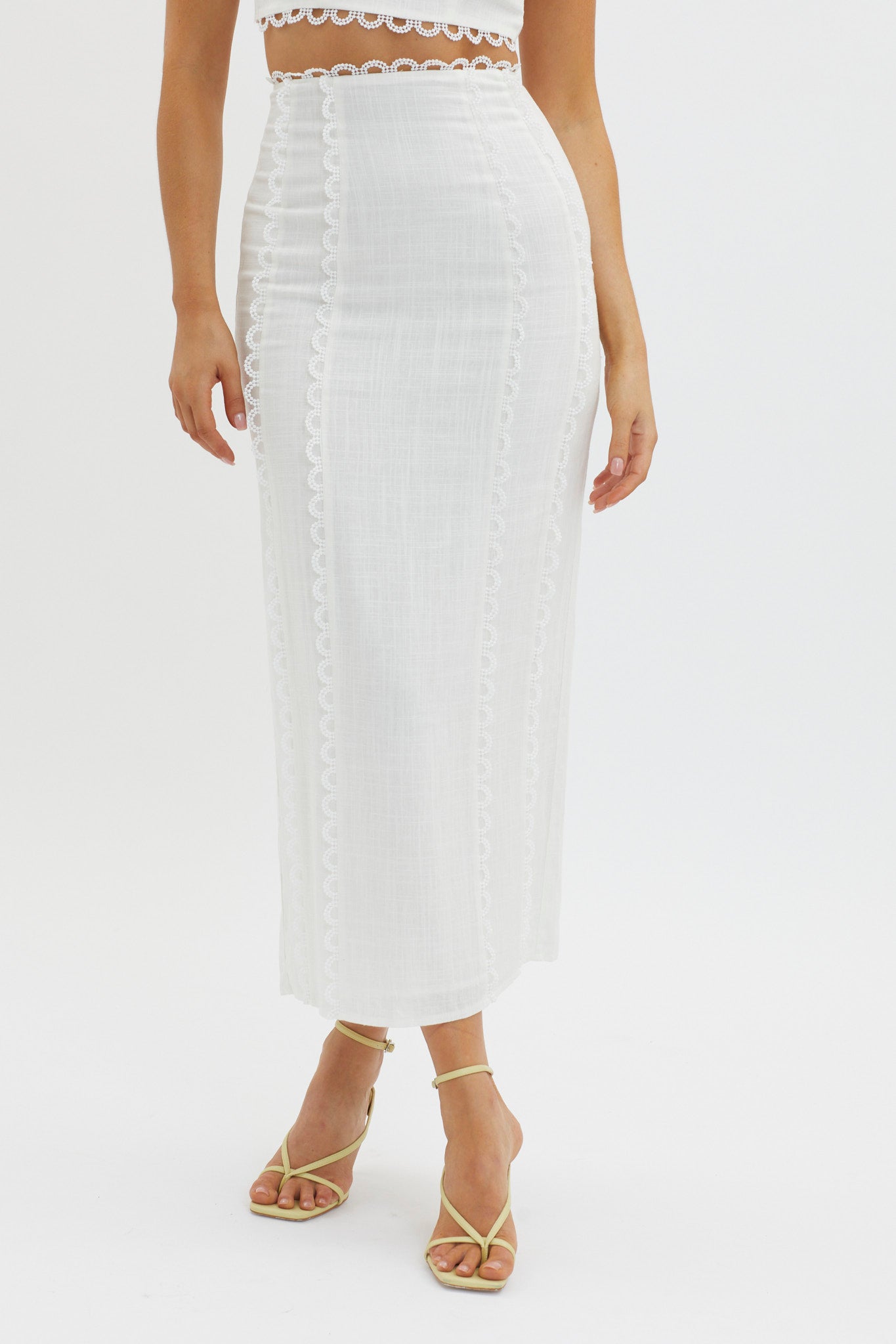 Chamberlain Scallop Trim Maxi Skirt White-Maymioy