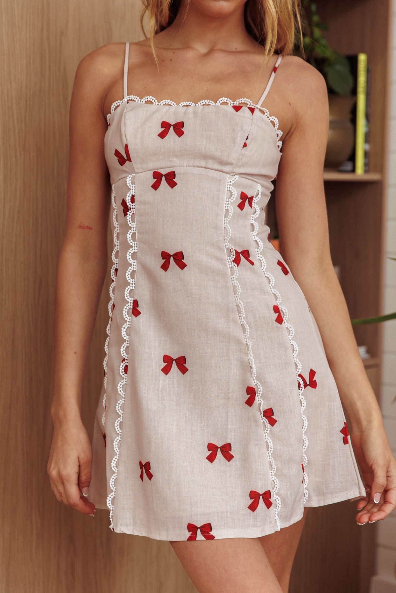 Chamberlain Scallop Trim Mini Dress Red Bow-Maymioy