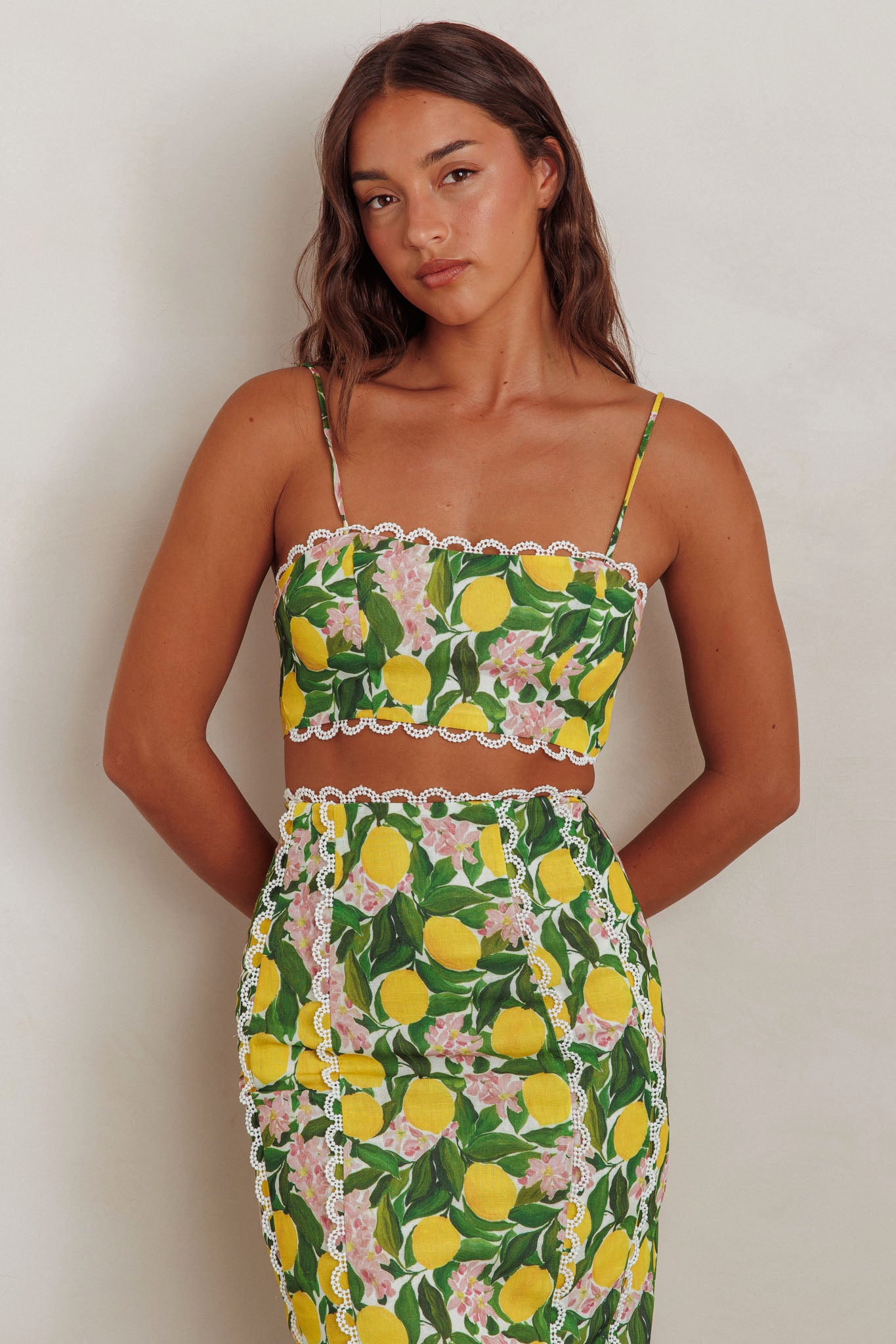 Chamberlain Scallop Trim Crop Top Citrus Lemon-Maymioy