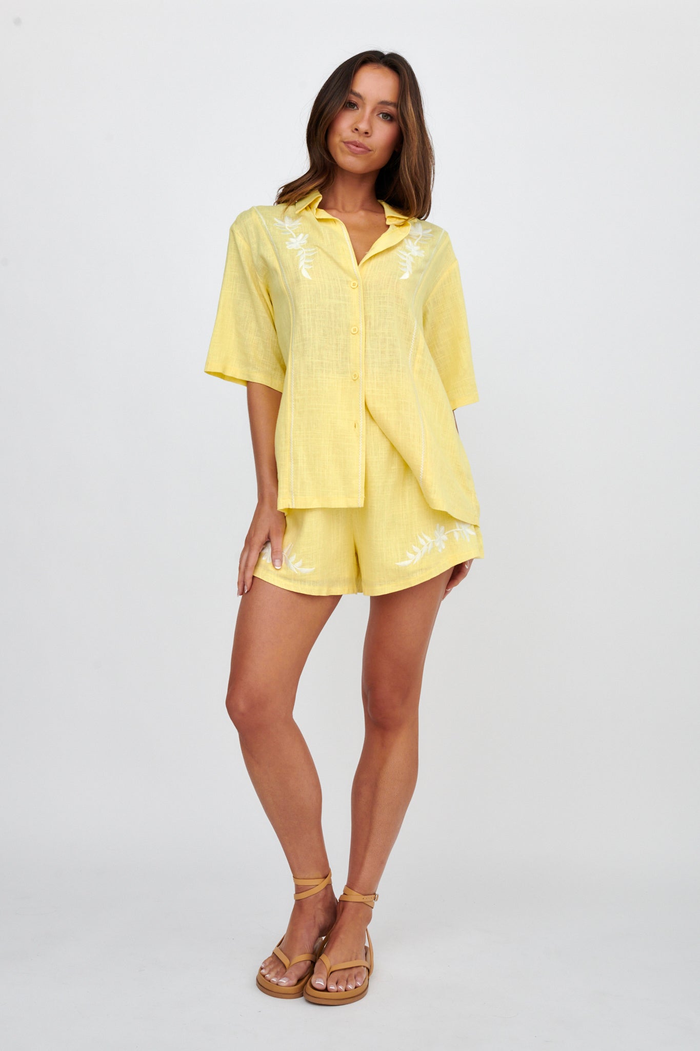 Jeni Embroidered Detail Shorts Yellow-Maymioy