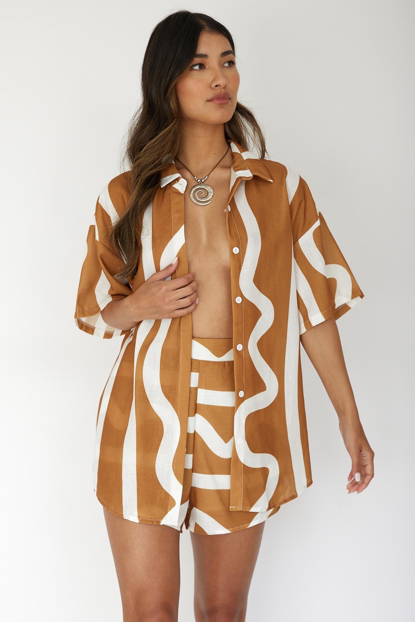 Cora Button-Up Shirt Print Tan-Maymioy