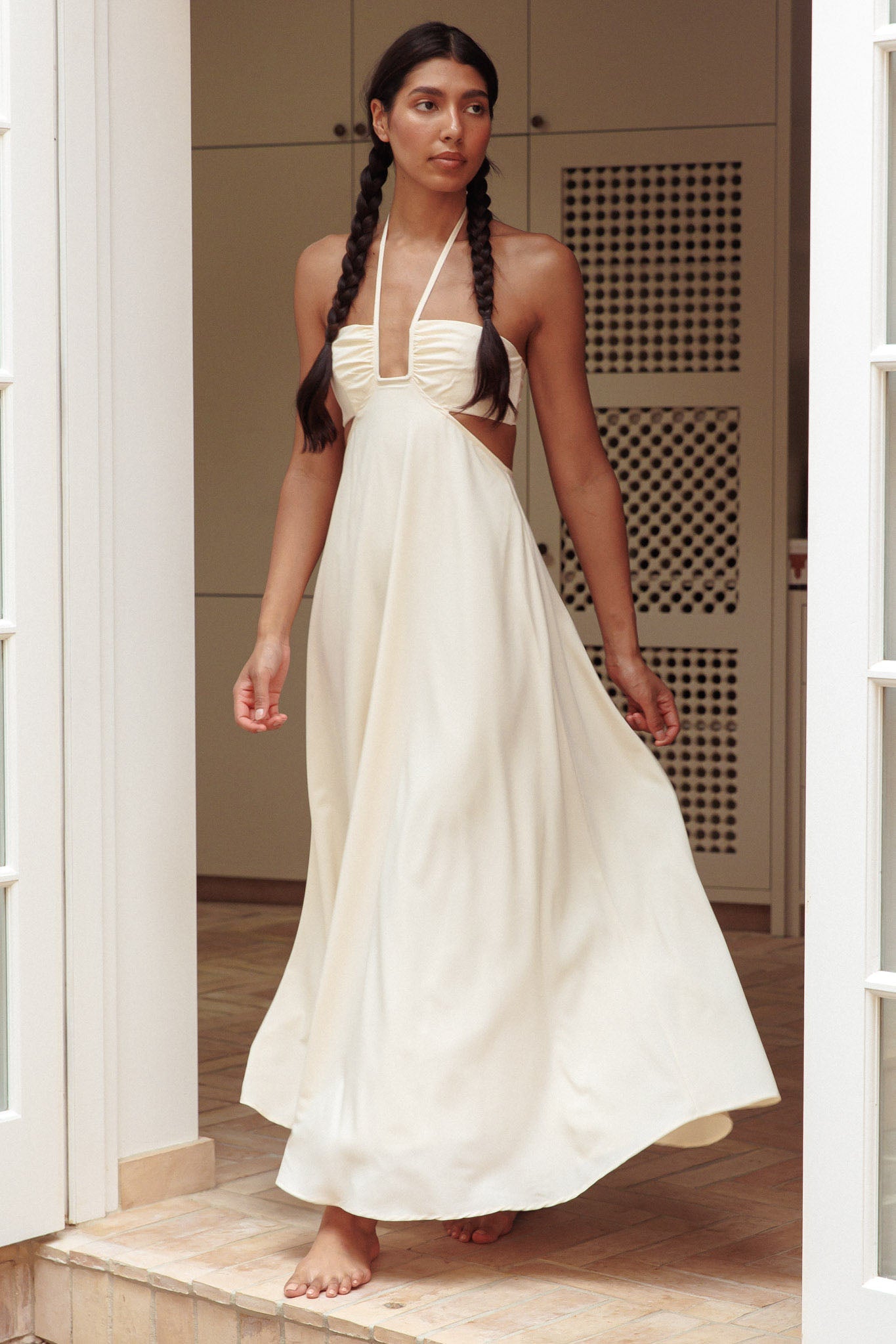 Onika Cut-Out Tied Back Maxi Dress Butter-Maymioy