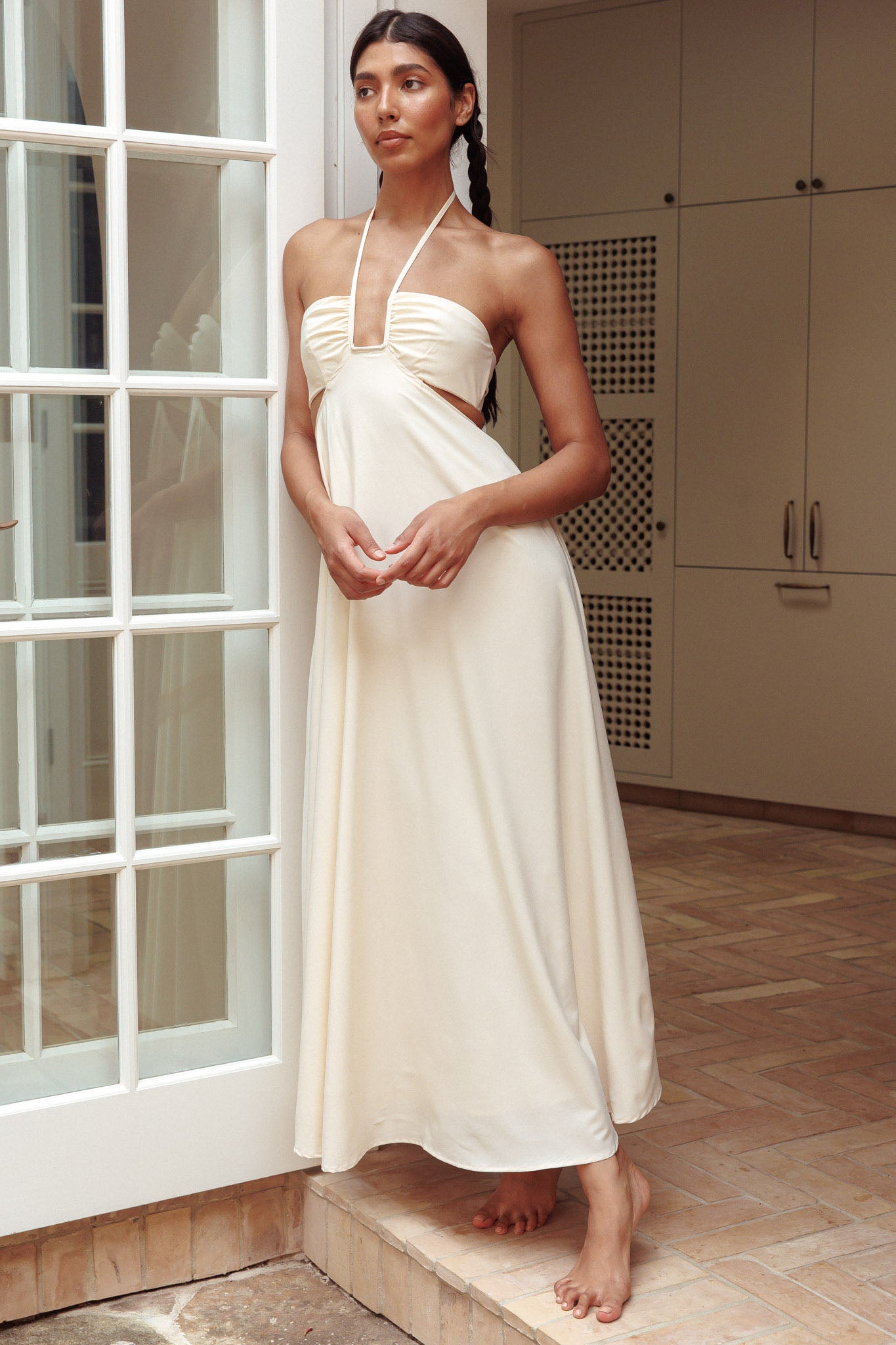 Onika Cut-Out Tied Back Maxi Dress Butter-Maymioy